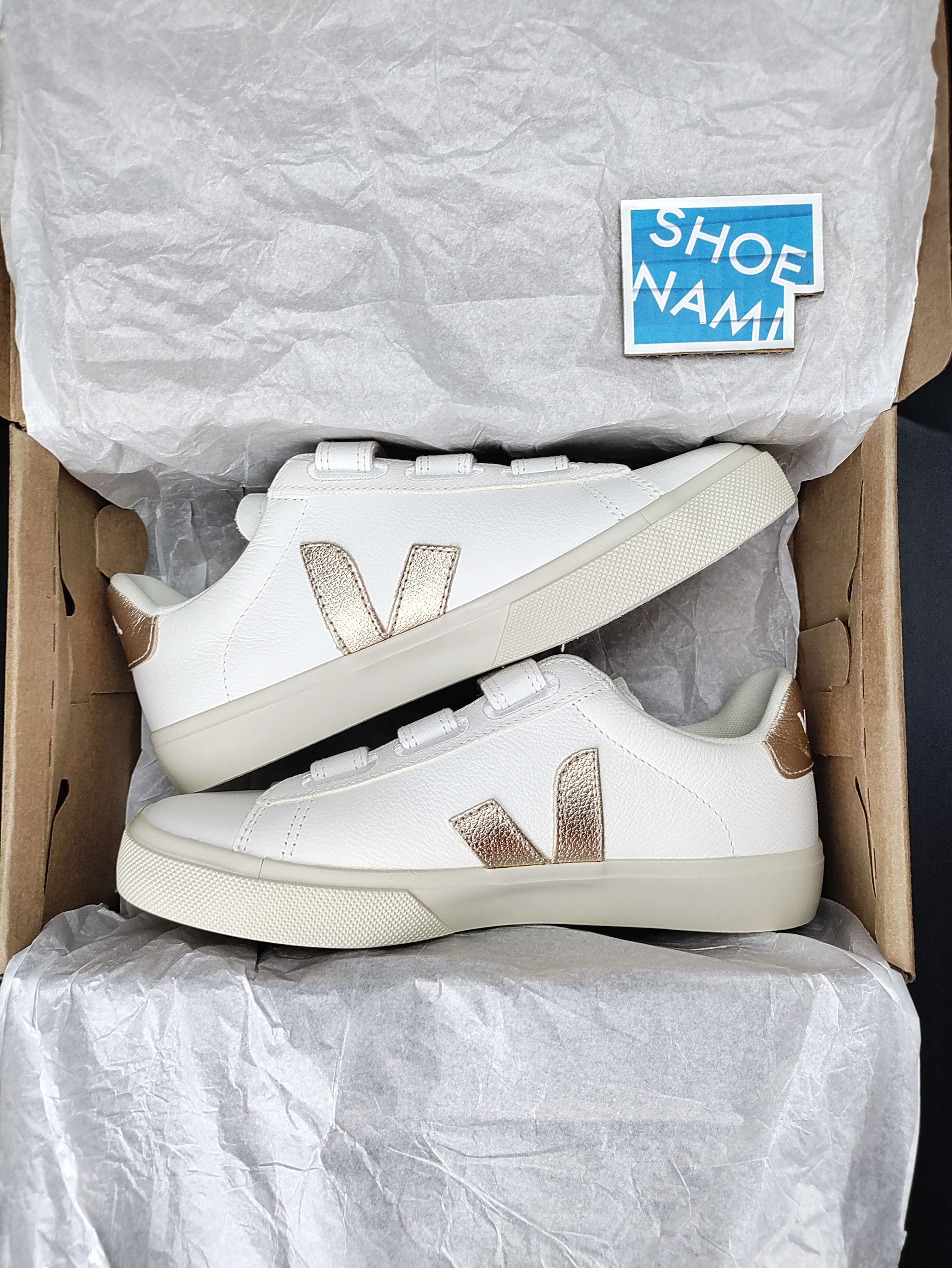 VEJA Recife Chromefree Leather 'Yellow Gold'