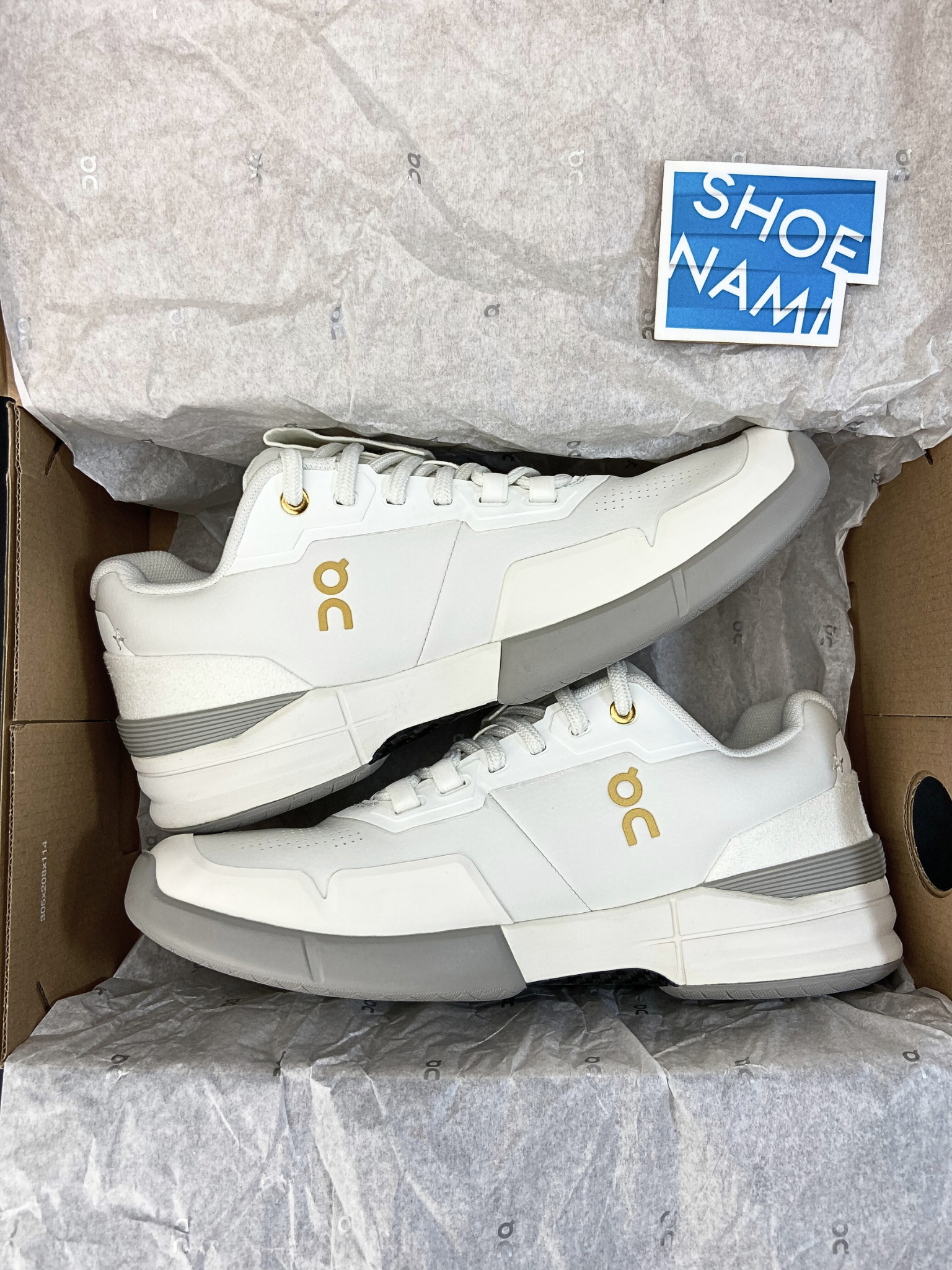 On The Roger Pro Ace 'Ivory Fog' (W)