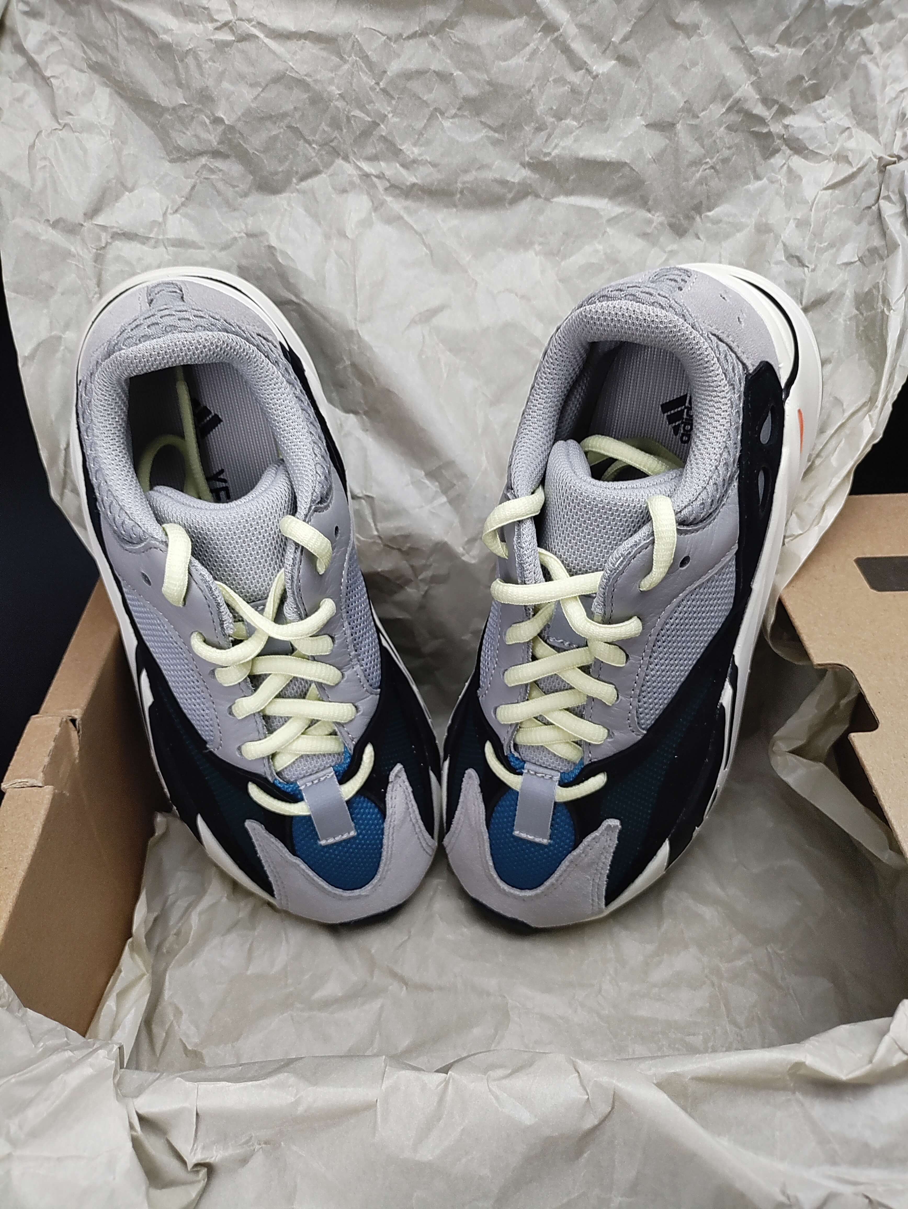 Fake yeezy 700 waverunner for sale hotsell