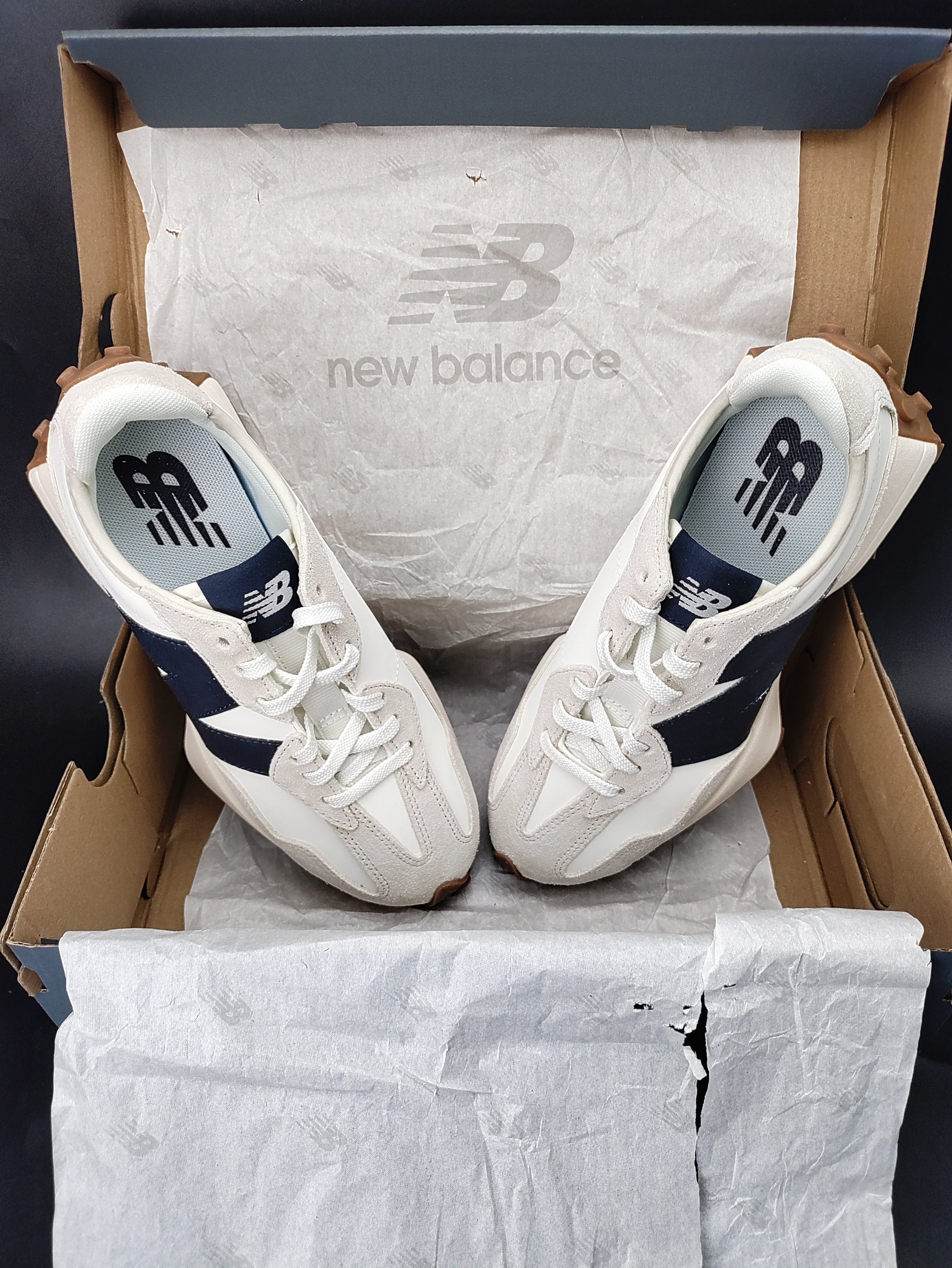New Balance 327 'Moonbeam Outerspace'