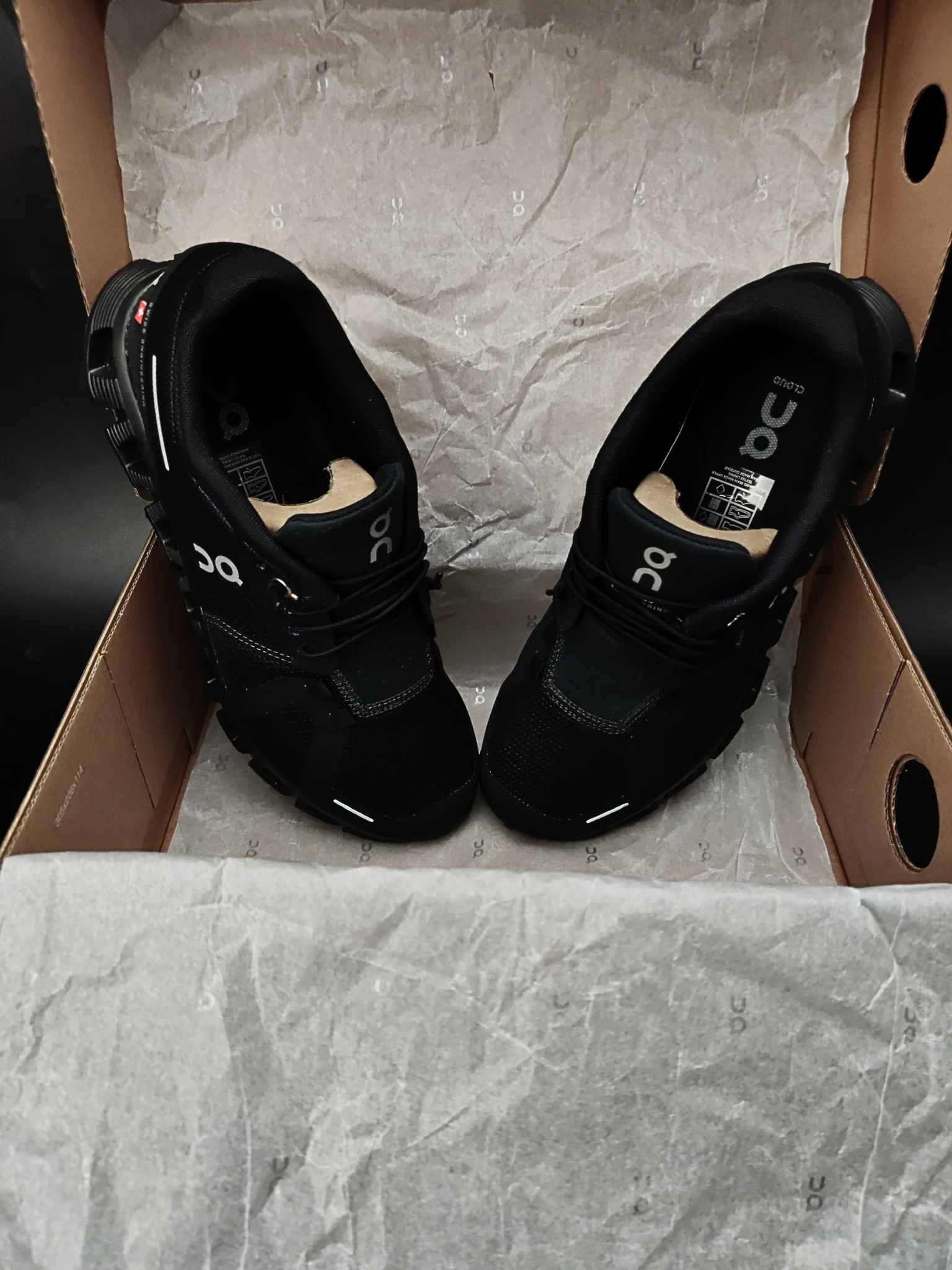on-cloud-5-all-black-womens-59.98905-7