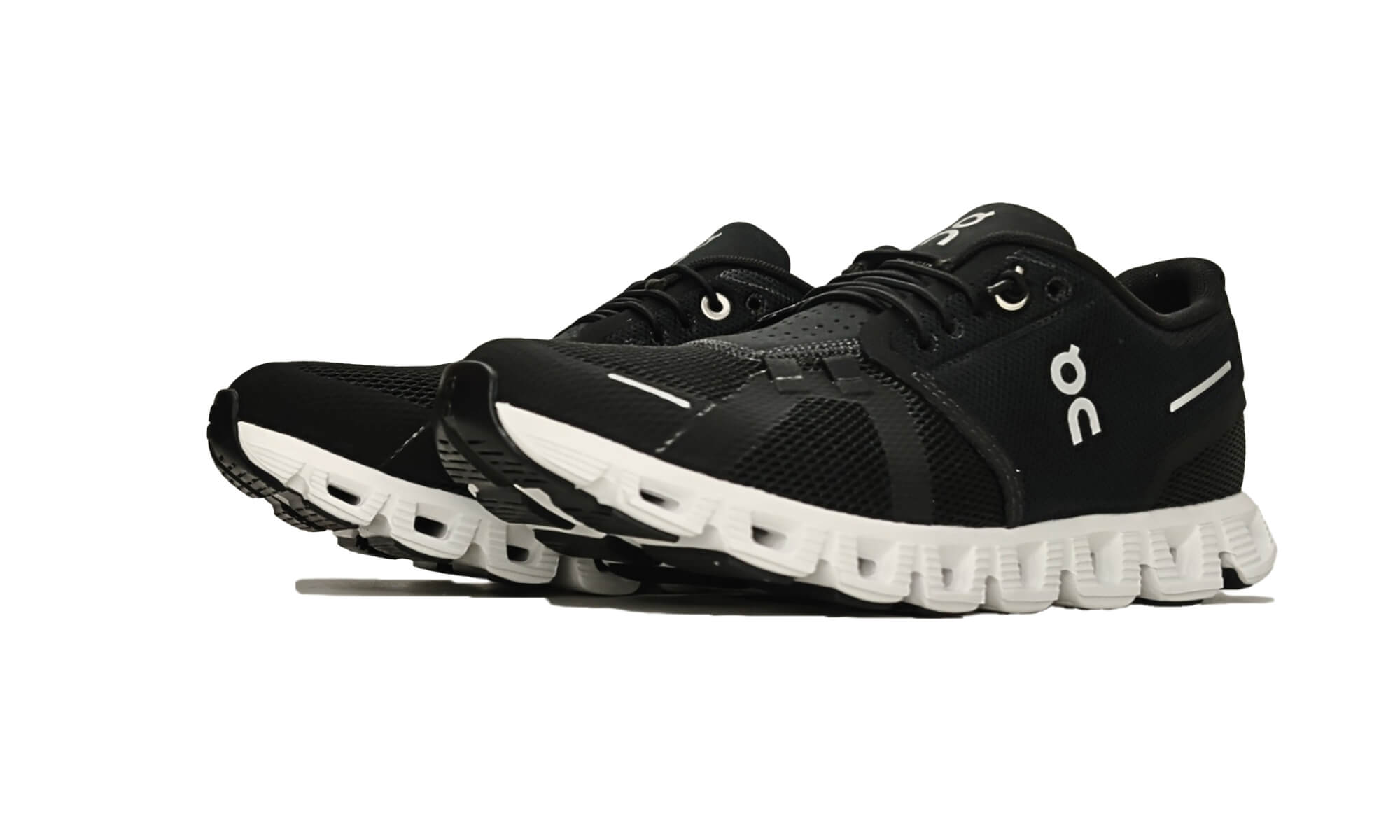on-cloud-5-black-white-womens-59.98904-7