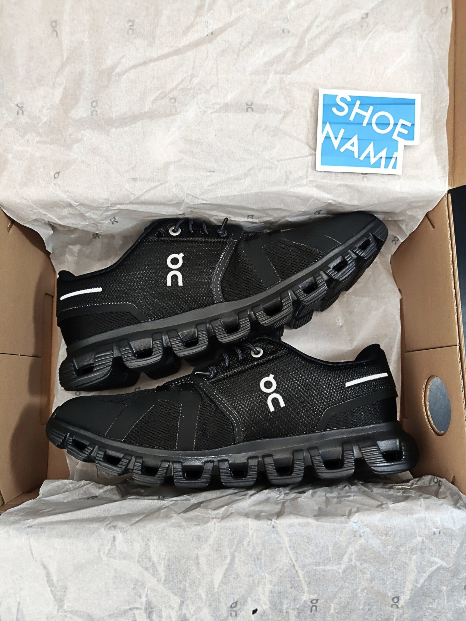on-cloud-6-triple-black-womens-3WF10061043-3