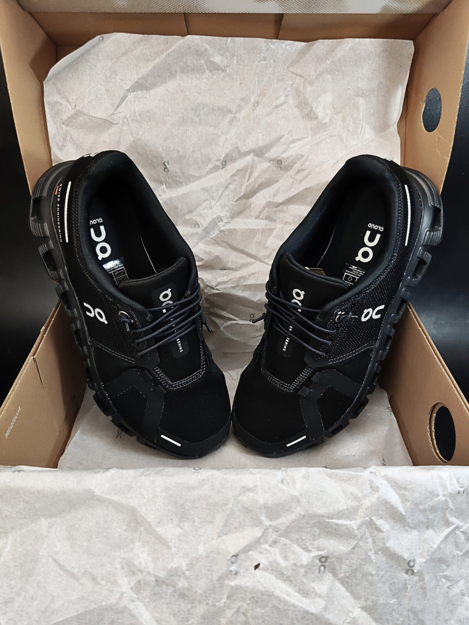 on-cloud-6-triple-black-womens-3WF10061043-5