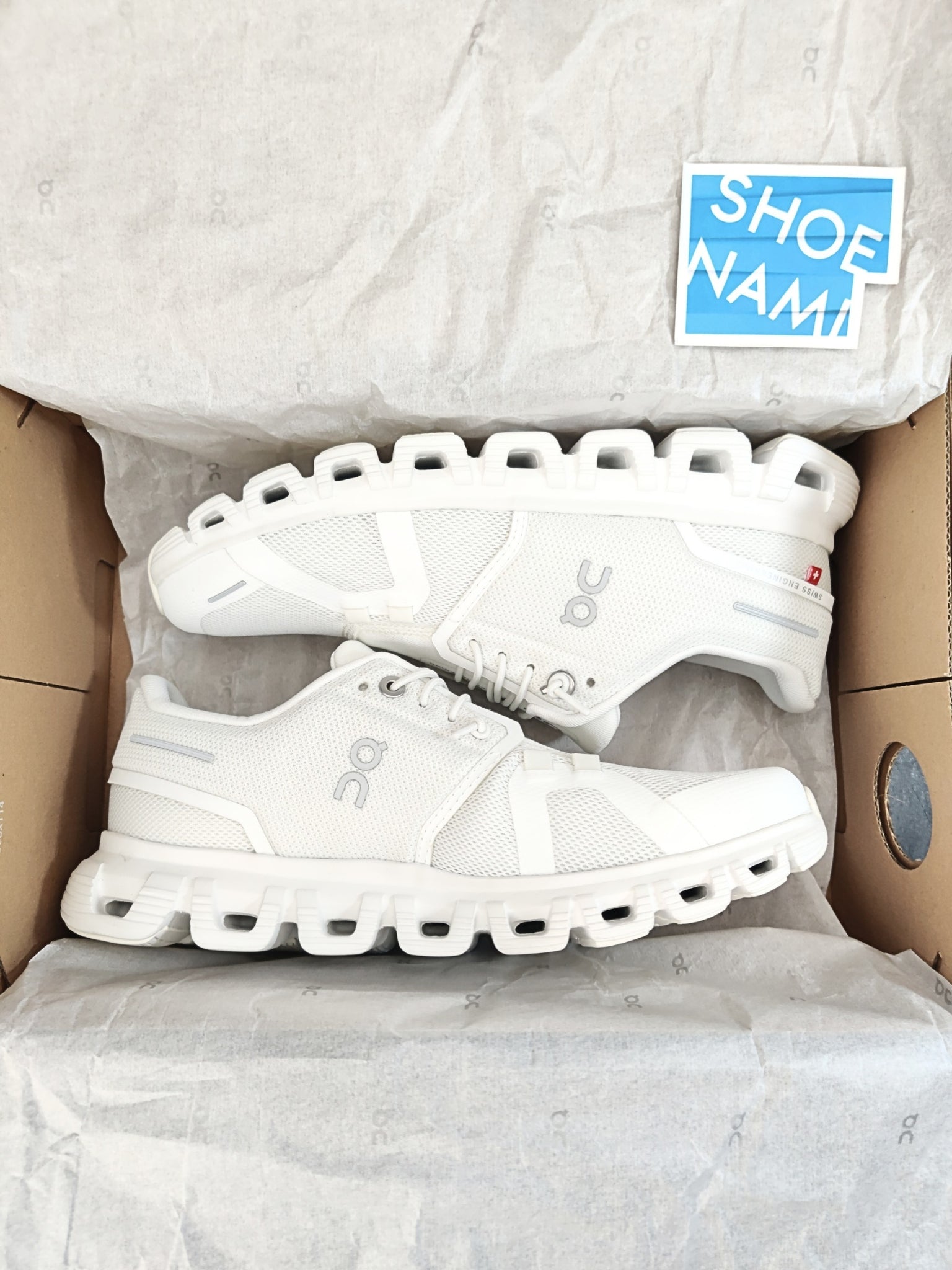 on-cloud-6-triple-white-womens-3WF10061200-2