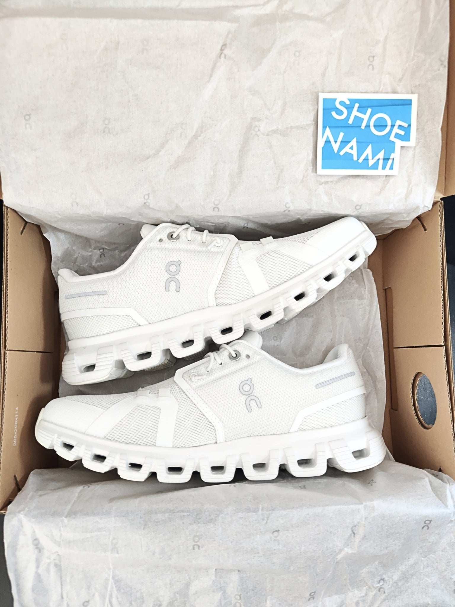on-cloud-6-triple-white-womens-3WF10061200-3