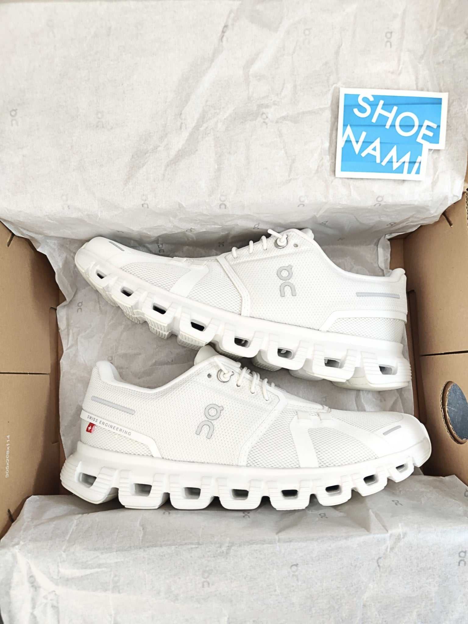 on-cloud-6-triple-white-womens-3WF10061200-4