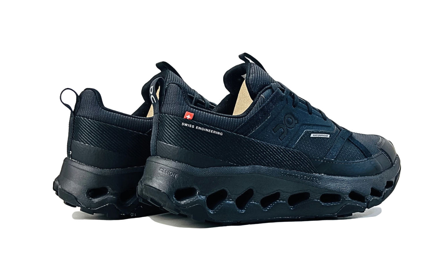 /on-cloudhorizon-waterproof-black-womens-3WE10021043-8