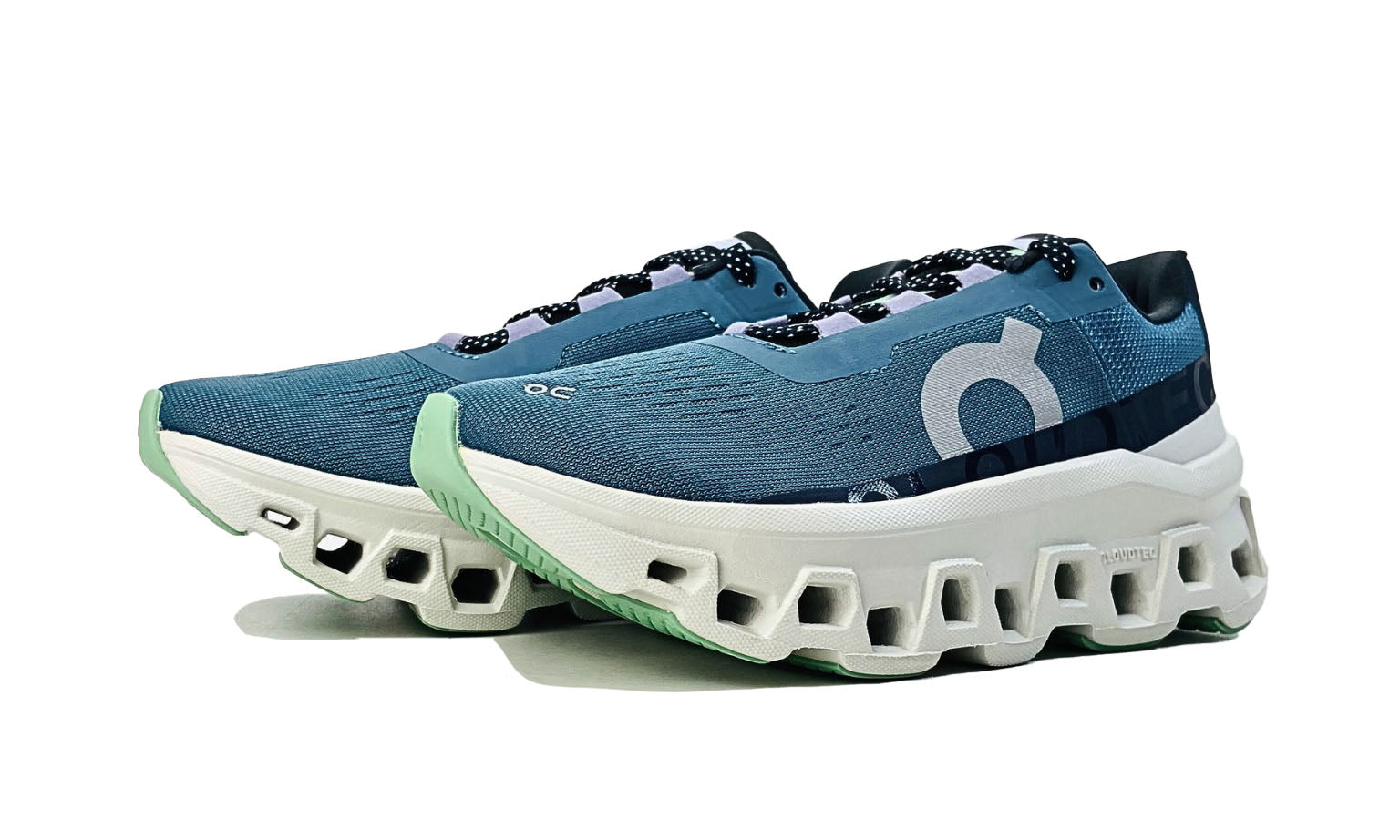 on-cloudmonster-dust-vapor-womens-61.98081-7