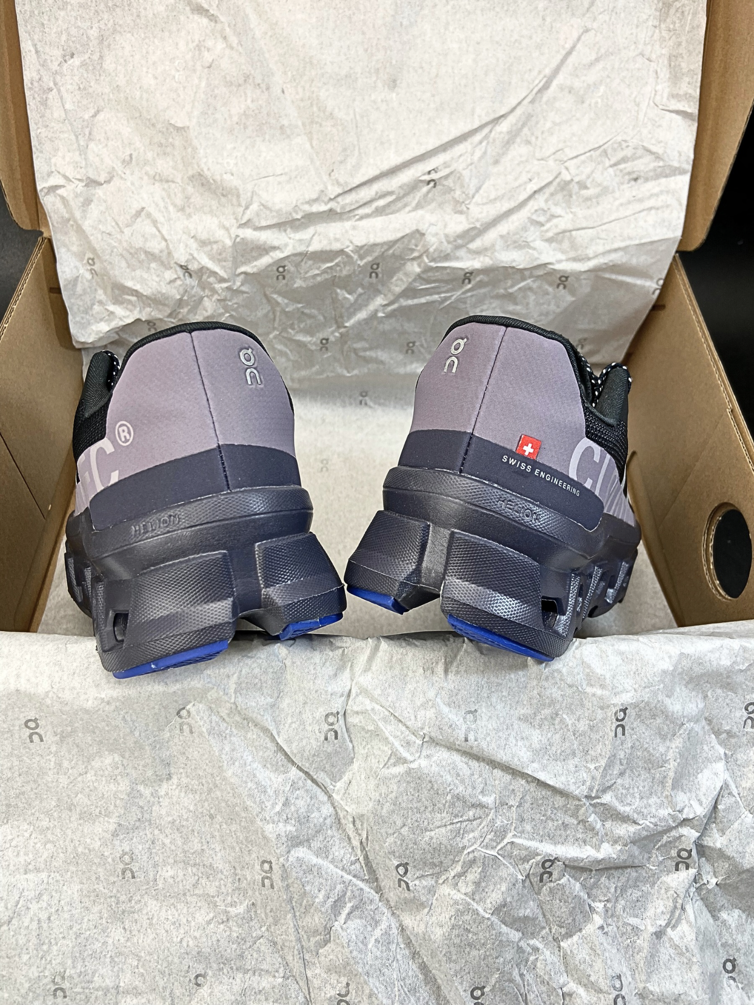 on-cloudmonster-magnet-shark-womens-61.98082-6