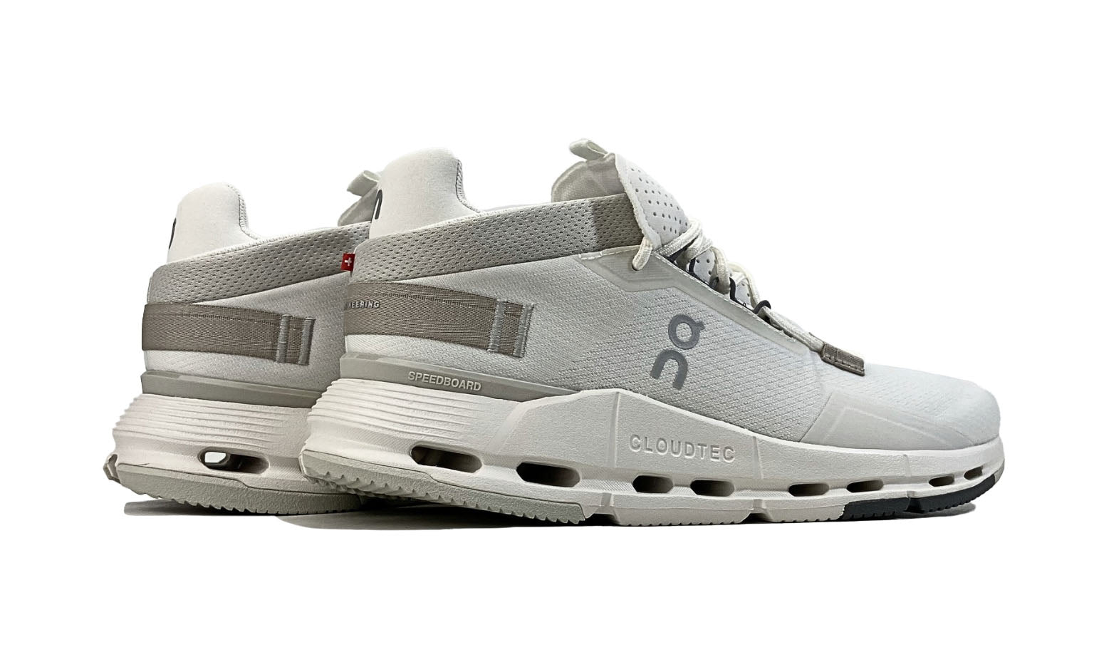 On Cloudnova 2 'Ice Sand'