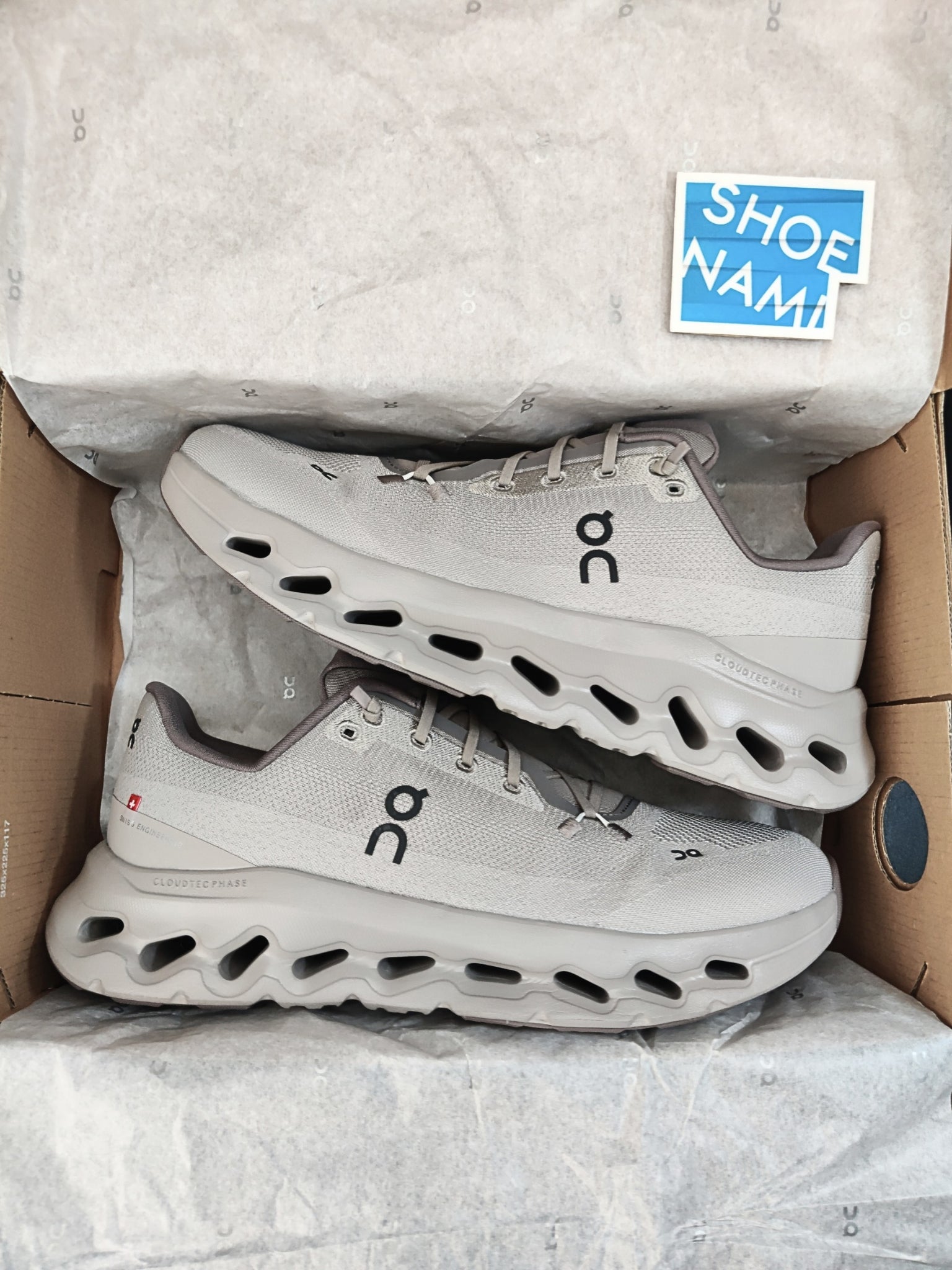 on-cloudtilt-cinder-ash-mens-3ME10101910-3