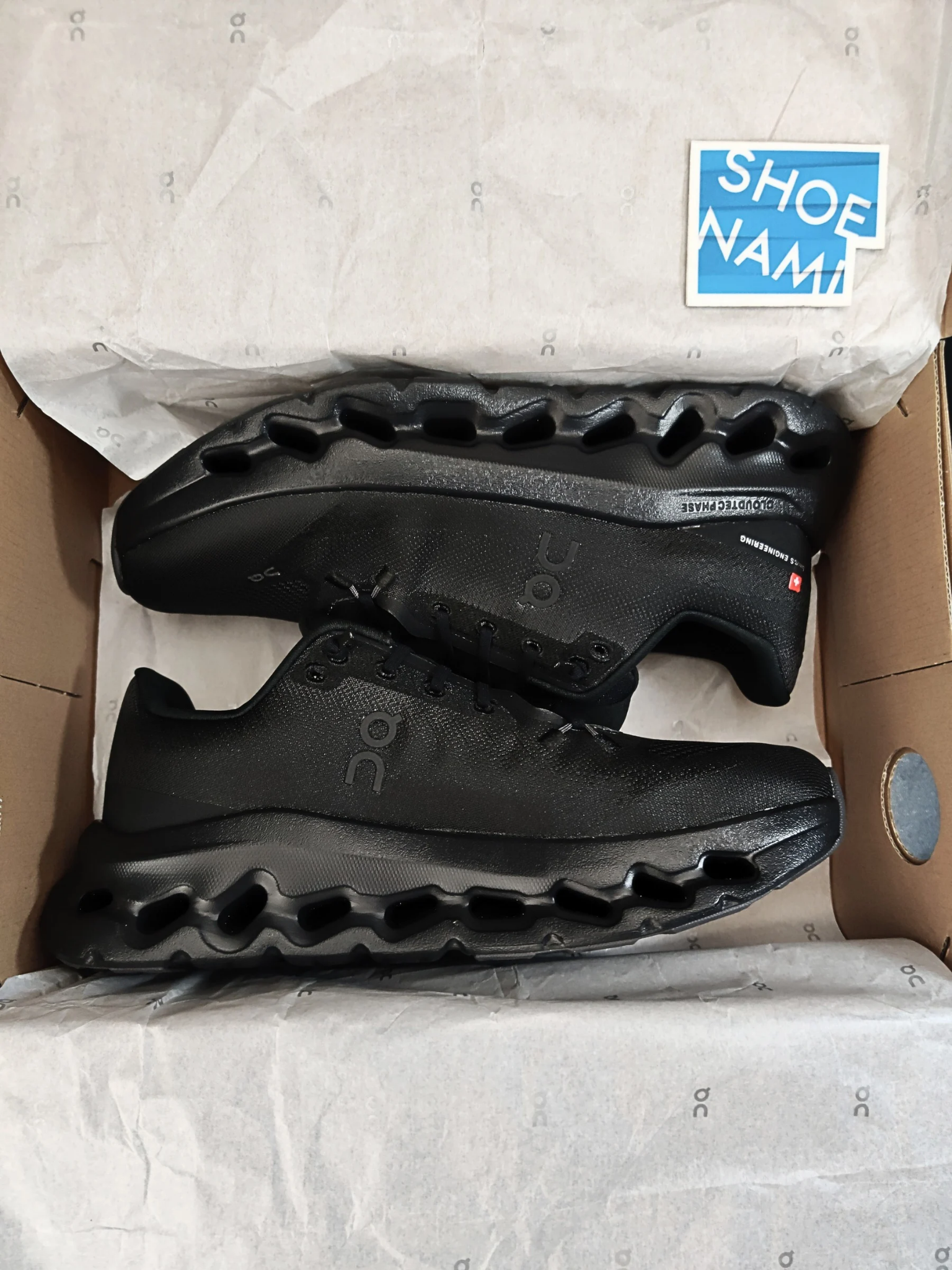 on-cloudtilt-eclipse-black-mens-3ME10100264-2