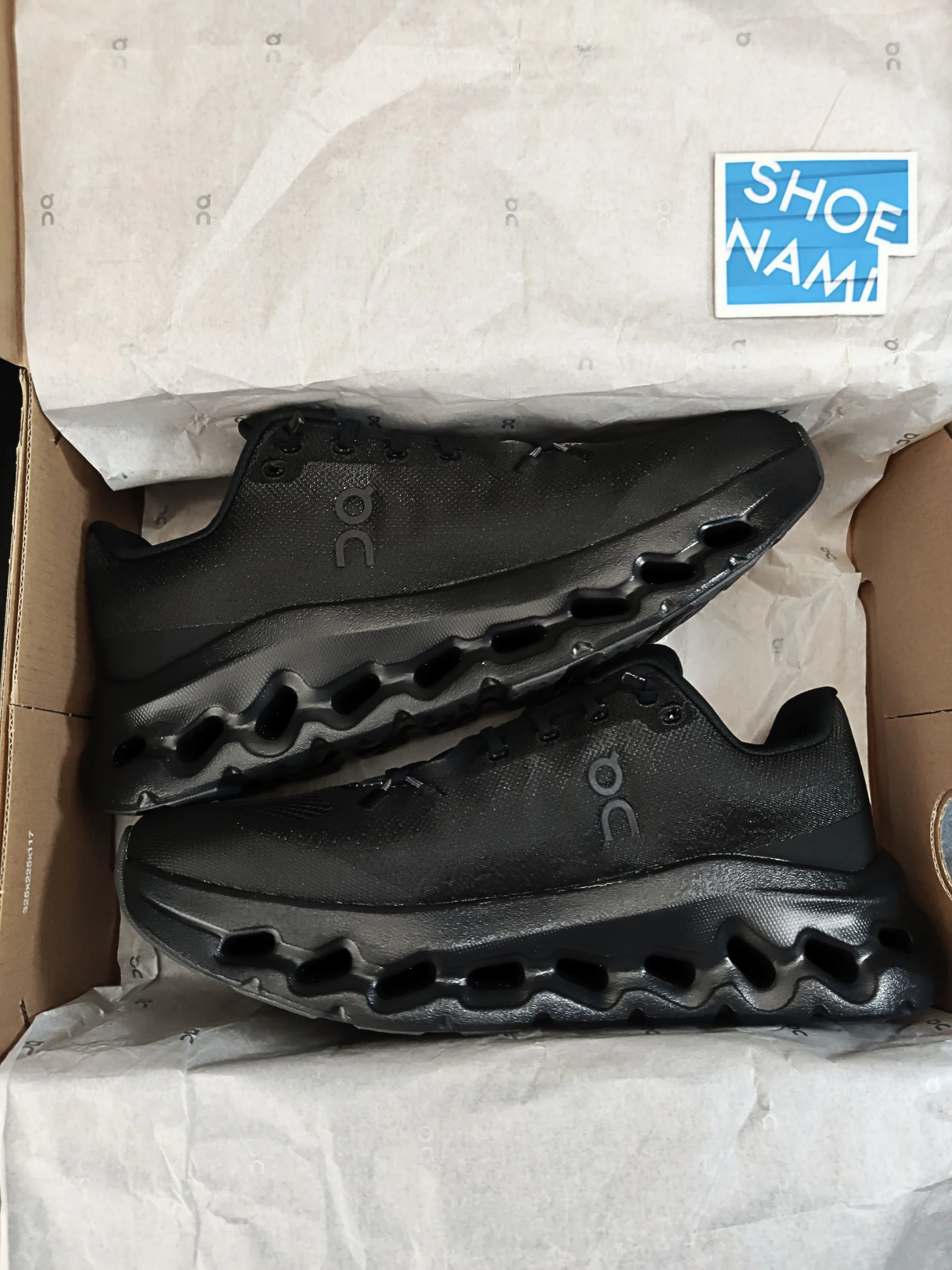on-cloudtilt-eclipse-black-mens-3ME10100264-3