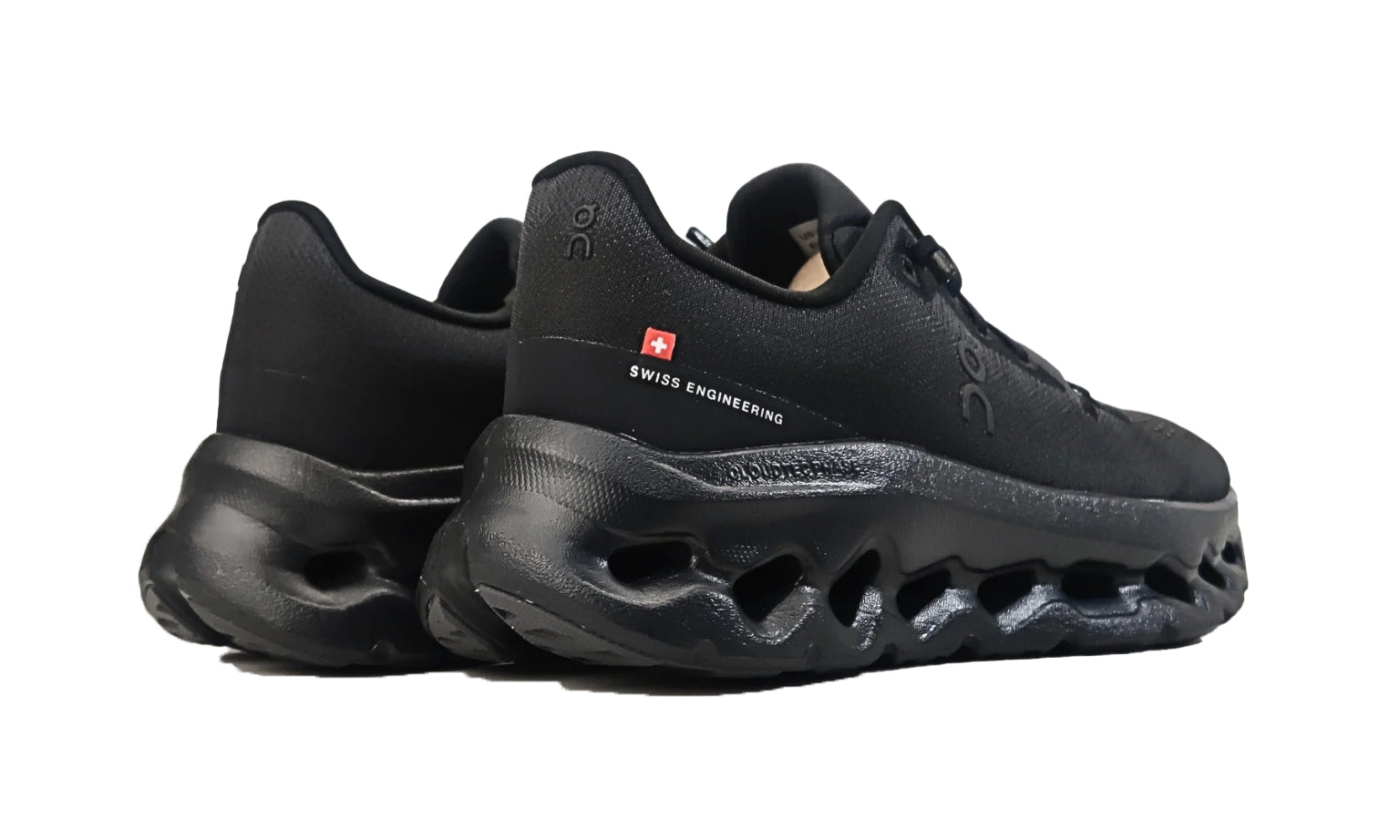 on-cloudtilt-eclipse-black-womens-3WE10050264-11
