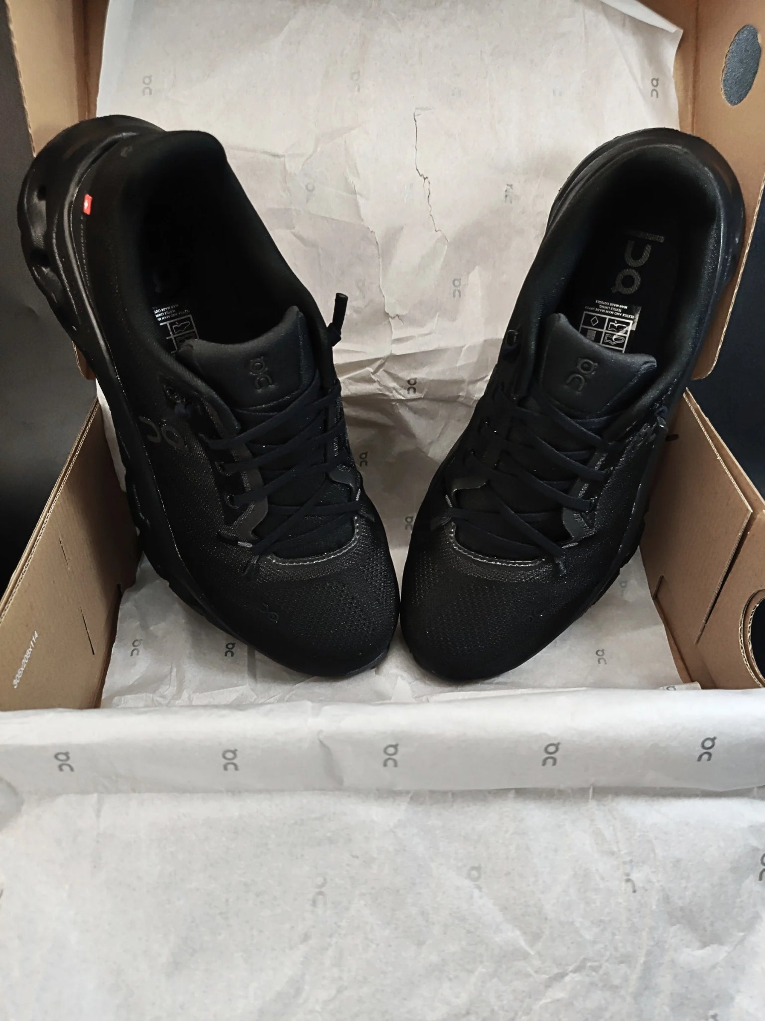 on-cloudtilt-eclipse-black-womens-3WE10050264-8