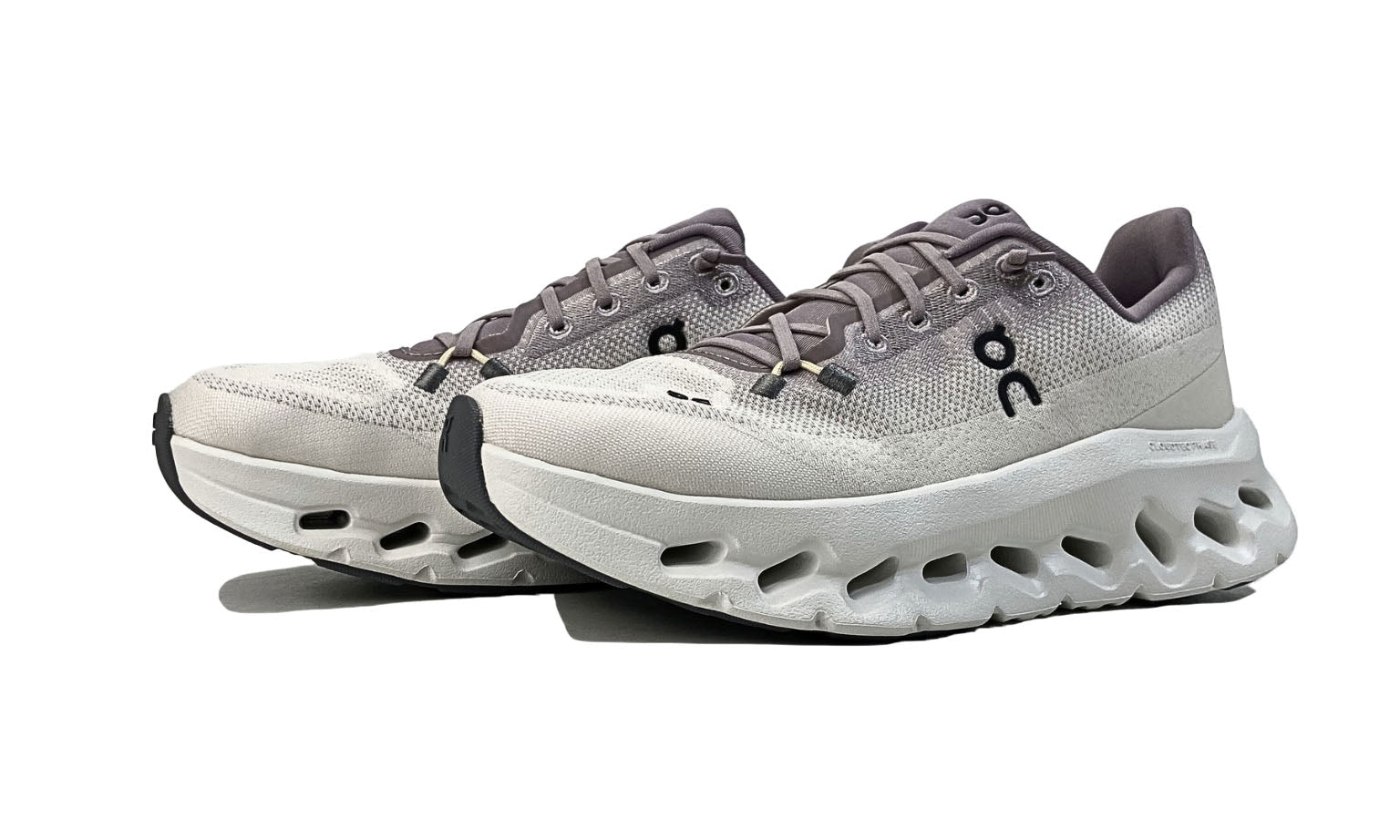 On Cloudtilt 'Heron Dew' (W)