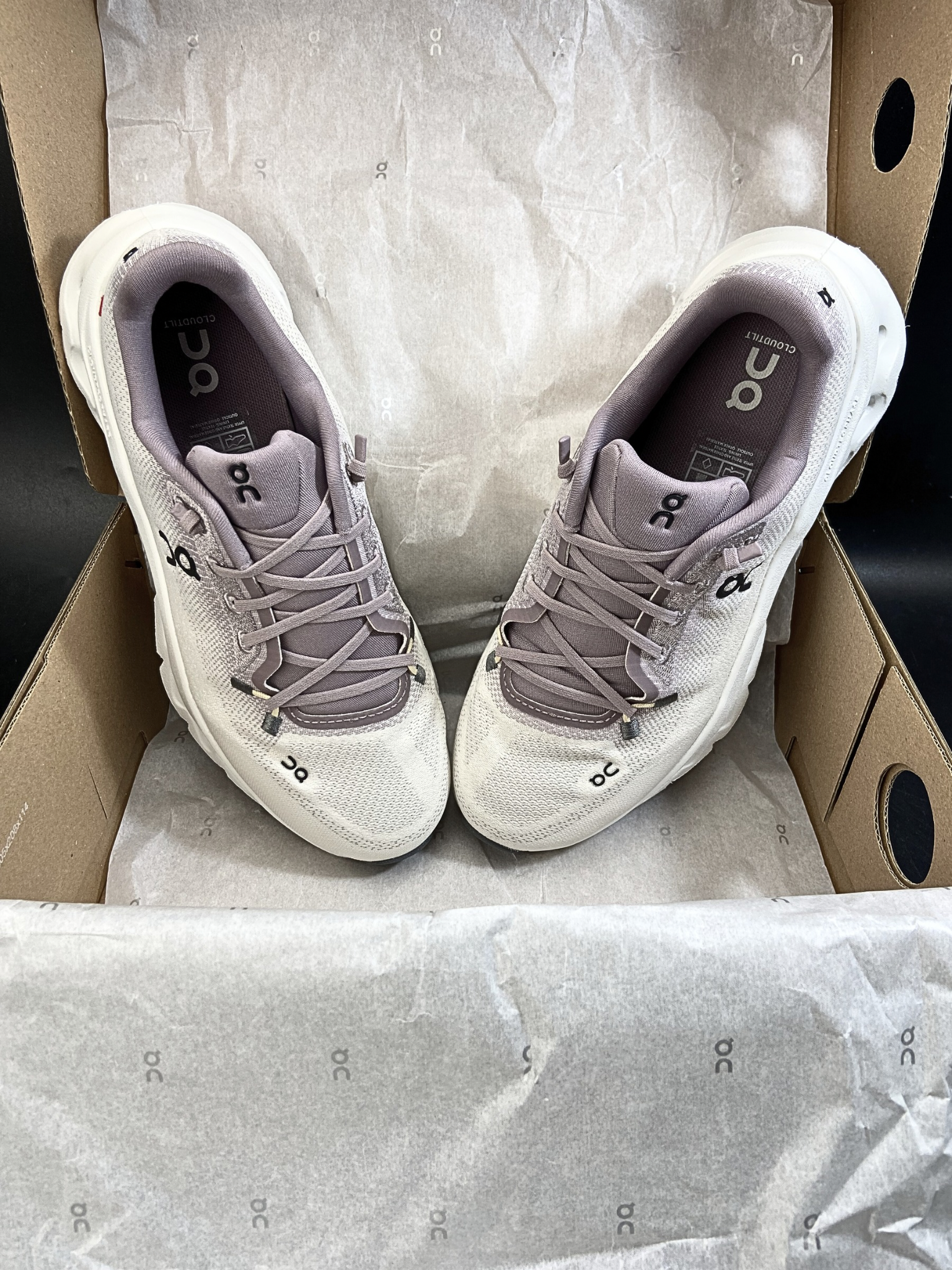 On Cloudtilt 'Heron Dew' (W)