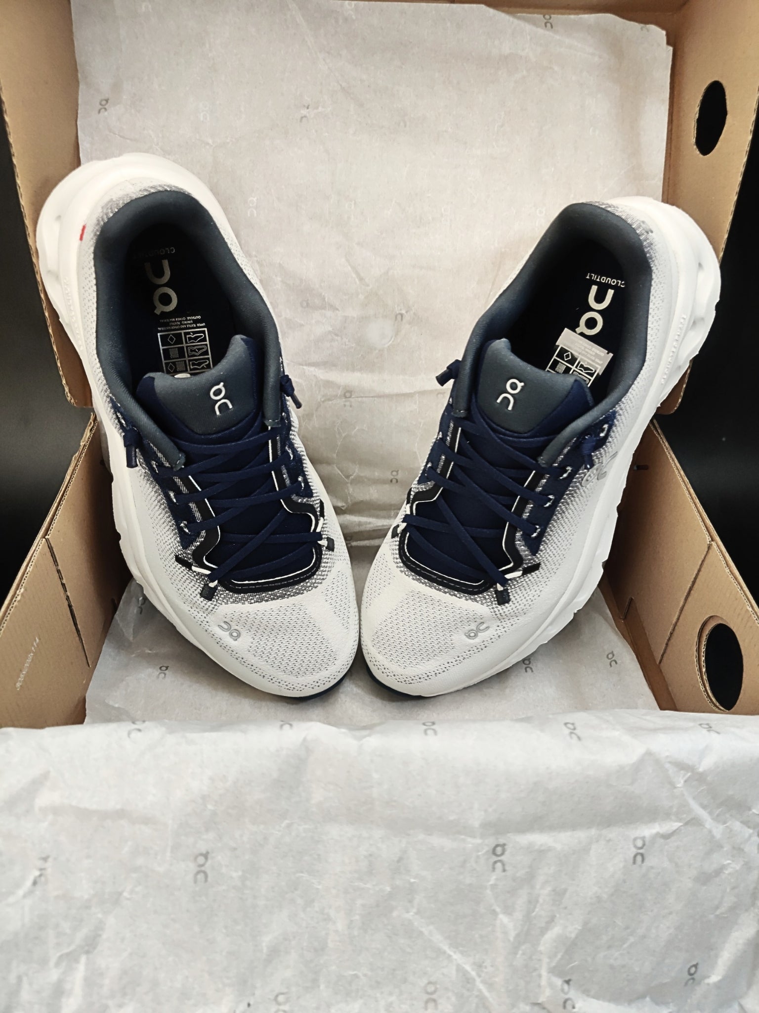 on-cloudtilt-midnight-ice-womens-3WE10051764-5