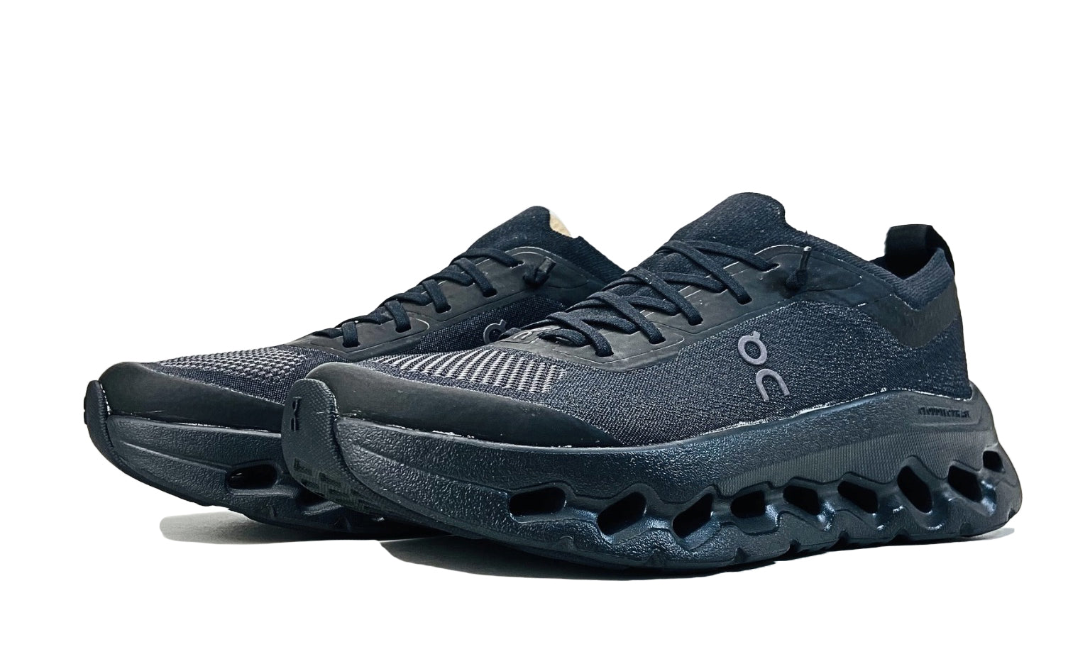 on-cloudtilt-moon-all-black-womens-3WF30421043-7