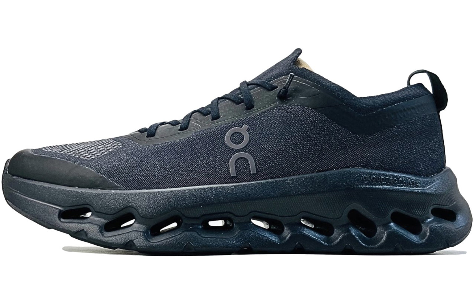 on-cloudtilt-moon-triple-black-mens-3MF30671043-1