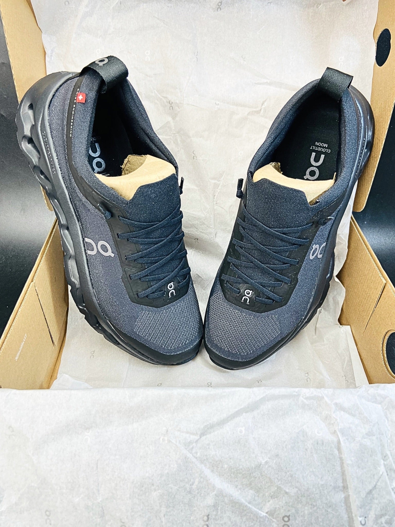 on-cloudtilt-moon-triple-black-mens-3MF30671043-5