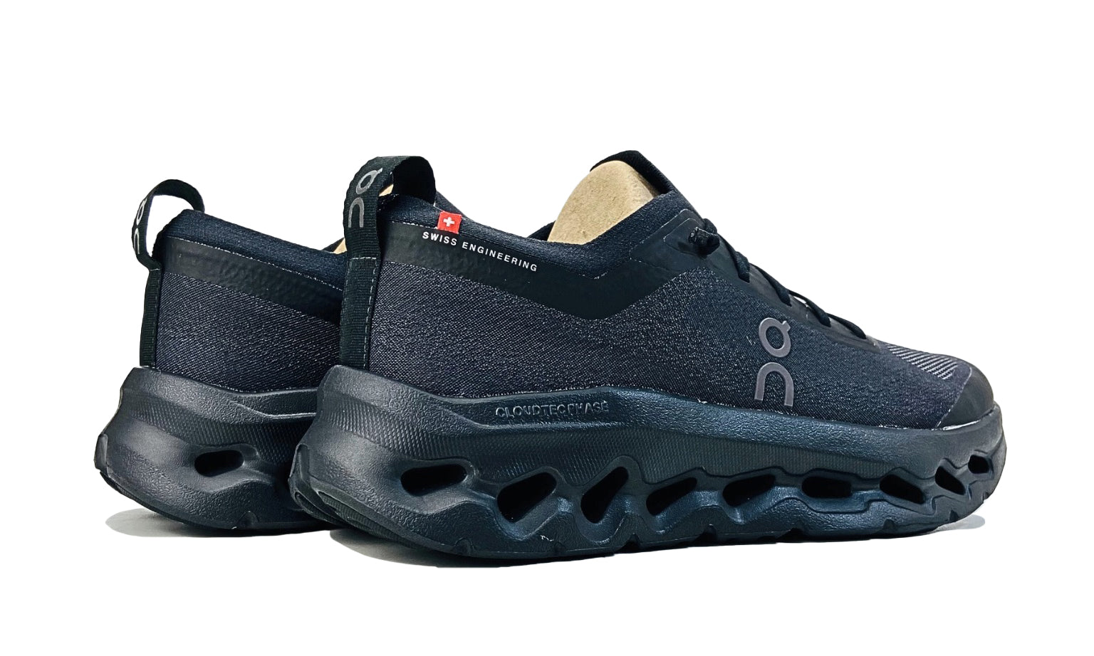 on-cloudtilt-moon-triple-black-mens-3MF30671043-8