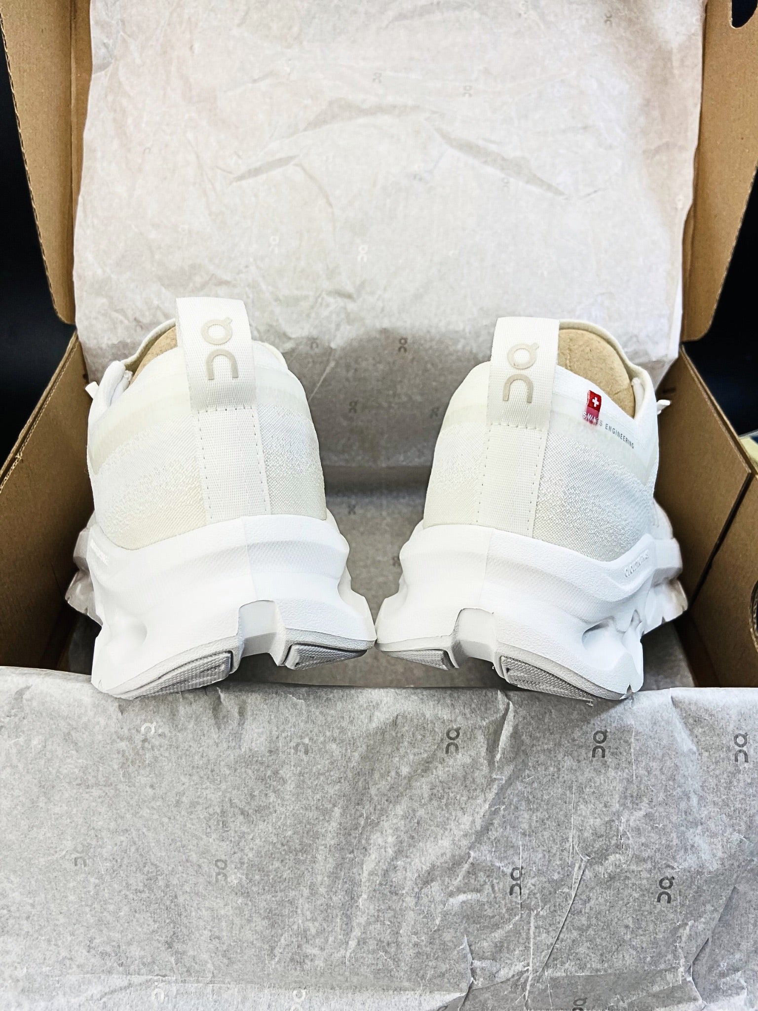 on-cloudtilt-moon-white-frost-mens-3MF30670664-6