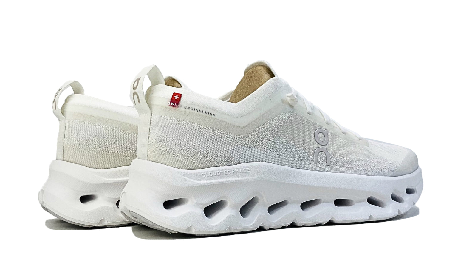 on-cloudtilt-moon-white-frost-mens-3MF30670664-8