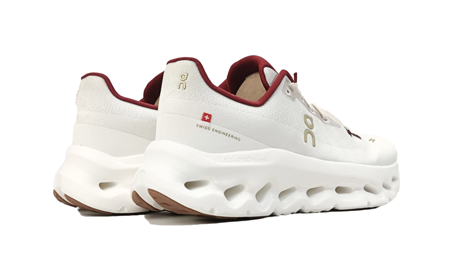 on-cloudtilt-pearl-ivory-year-of-the-snake-mens-3MF10742143-10