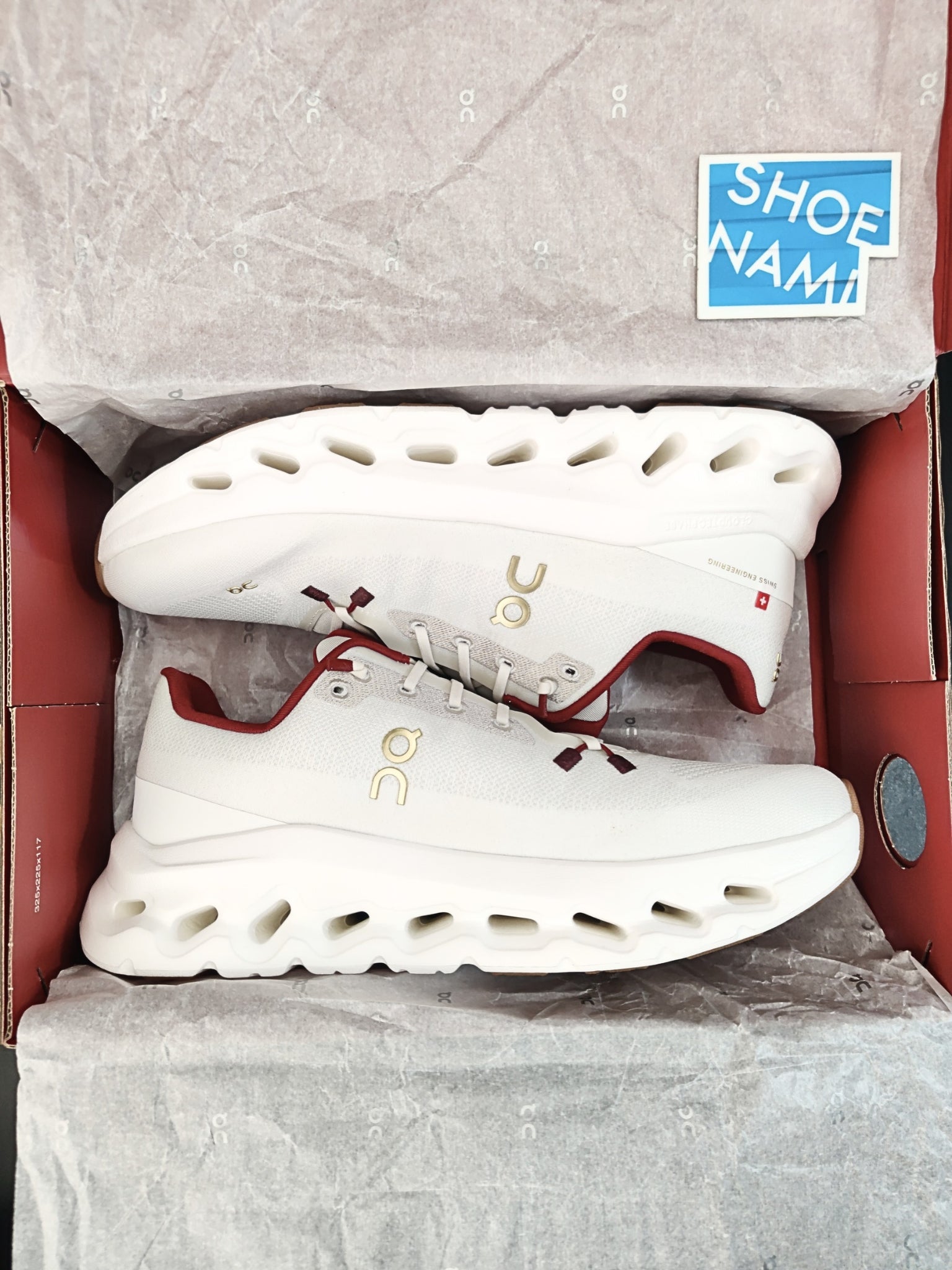 on-cloudtilt-pearl-ivory-year-of-the-snake-mens-3MF10742143-4