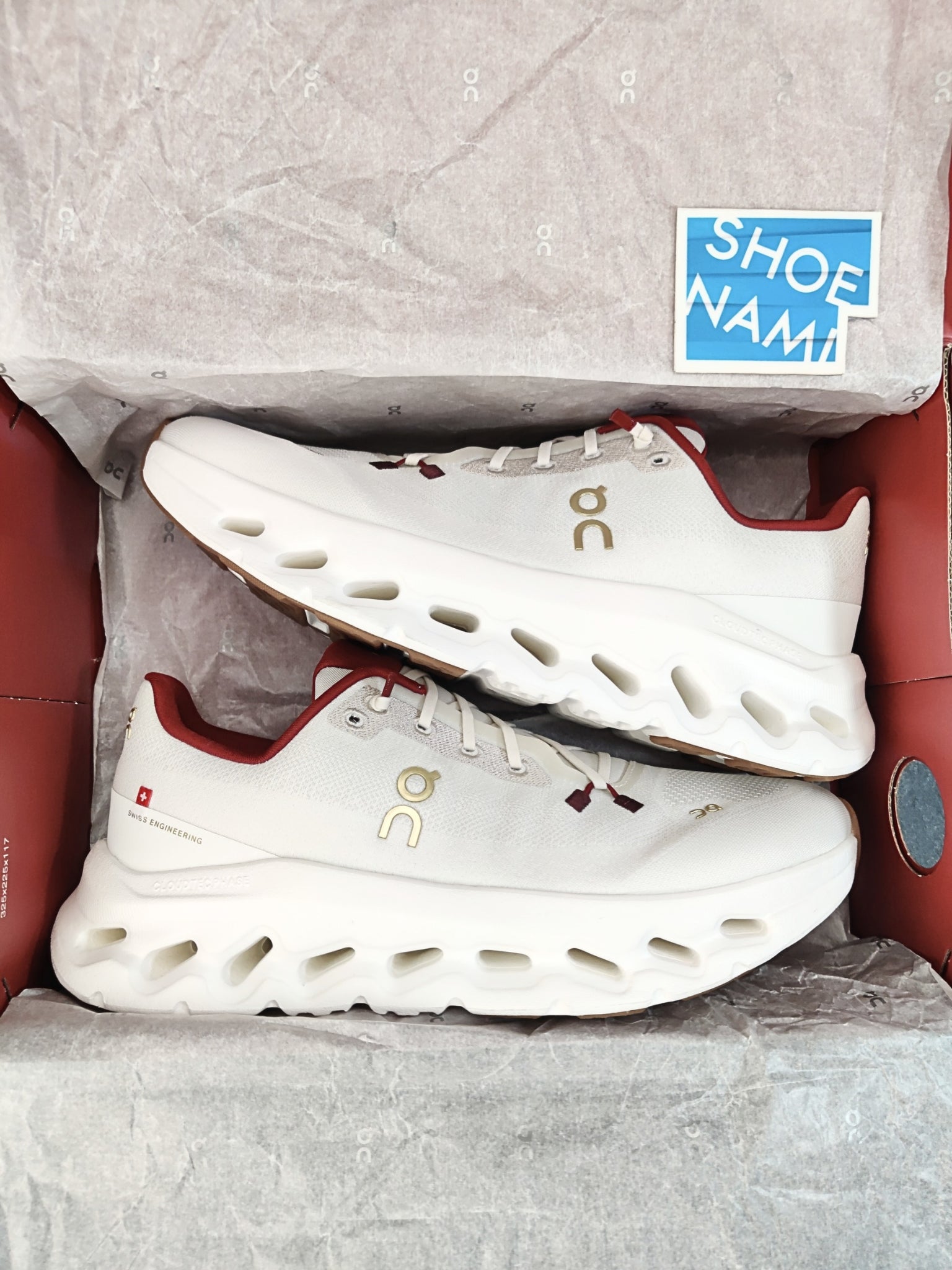 on-cloudtilt-pearl-ivory-year-of-the-snake-mens-3MF10742143-6