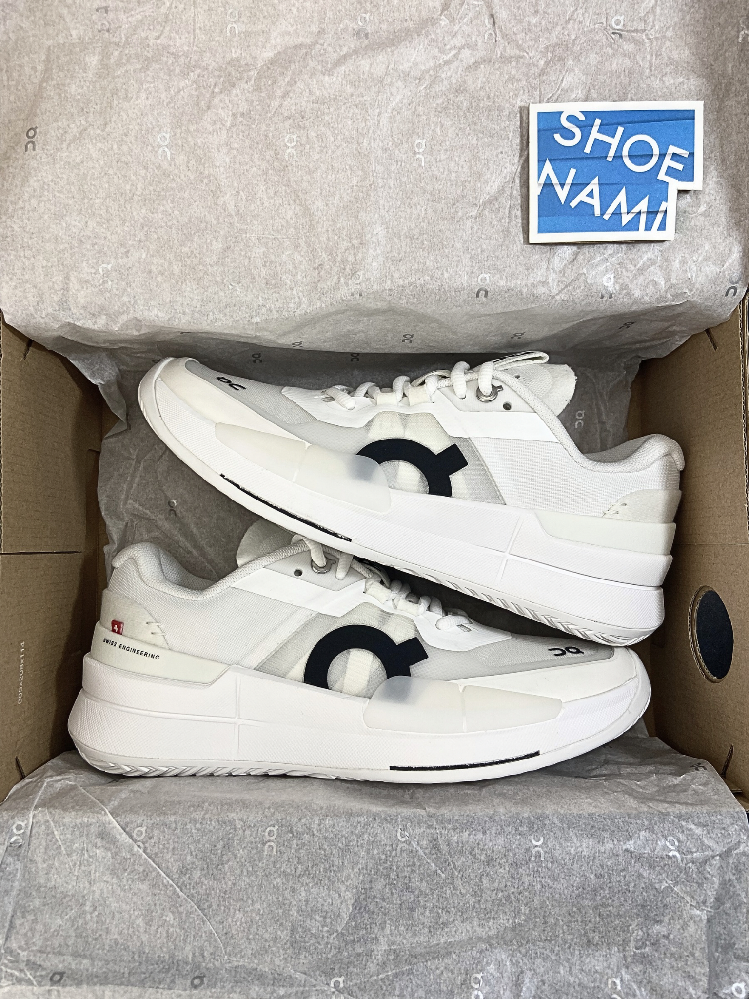 On THE ROGER Pro 2 'All White' (W)