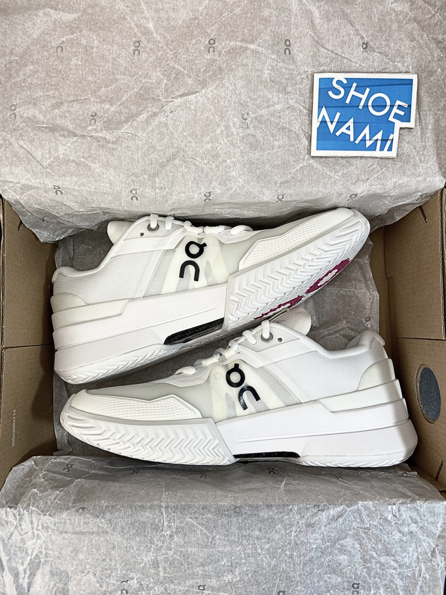 On THE ROGER Pro 2 'White Malibu' (W)