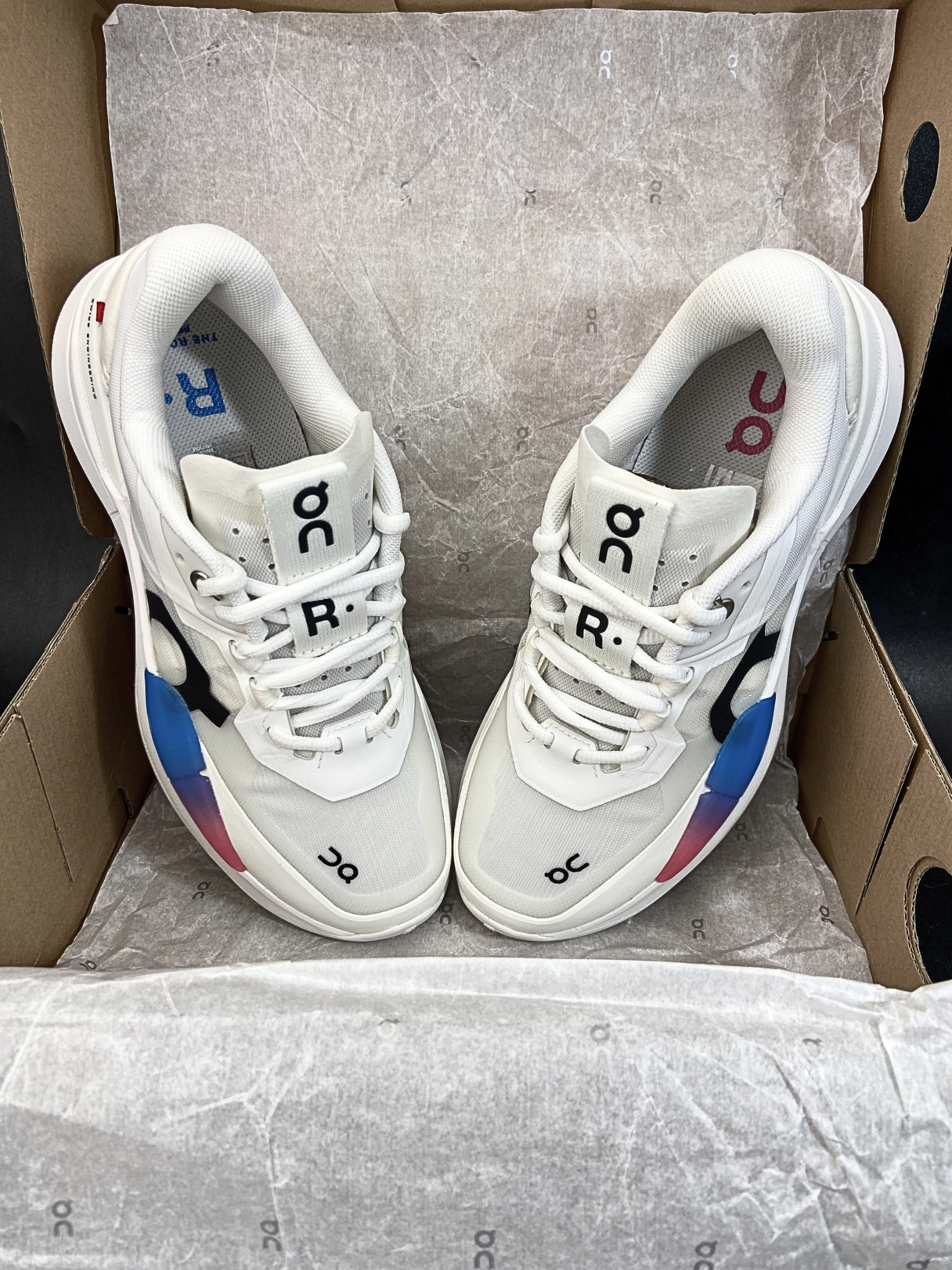 On THE ROGER Pro 2 'White Malibu' (W)