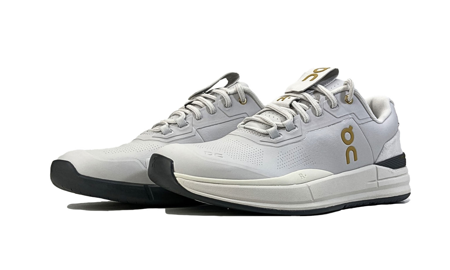 On THE ROGER Pro Ace 'Frost Shadow'