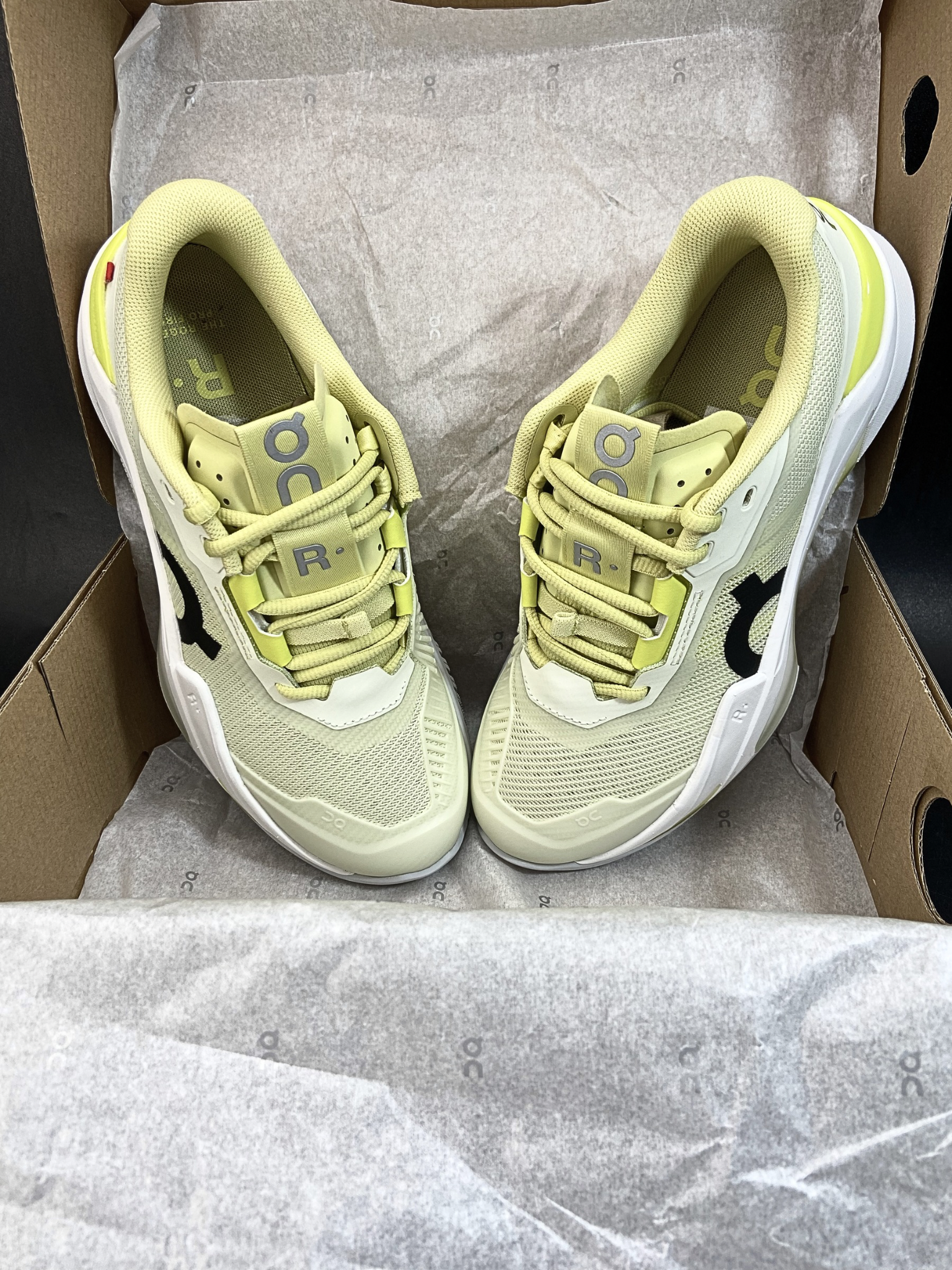 On The Roger Pro Fire 'Linen Lime' (W)
