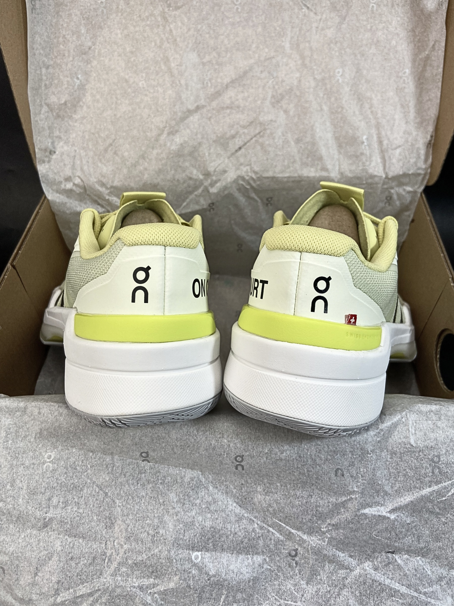 On The Roger Pro Fire 'Linen Lime' (W)