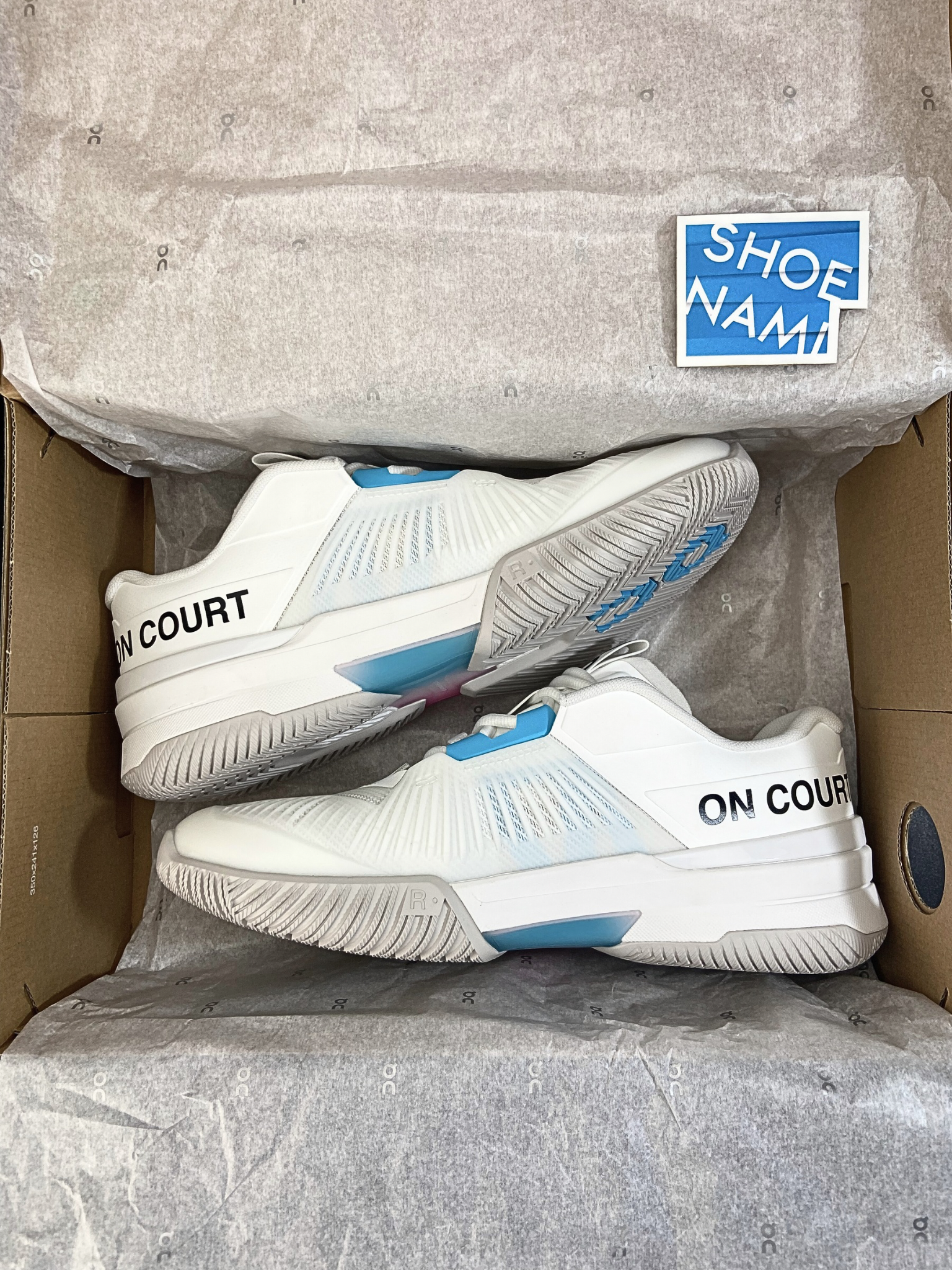 On The Roger Pro Fire 'White Pink'