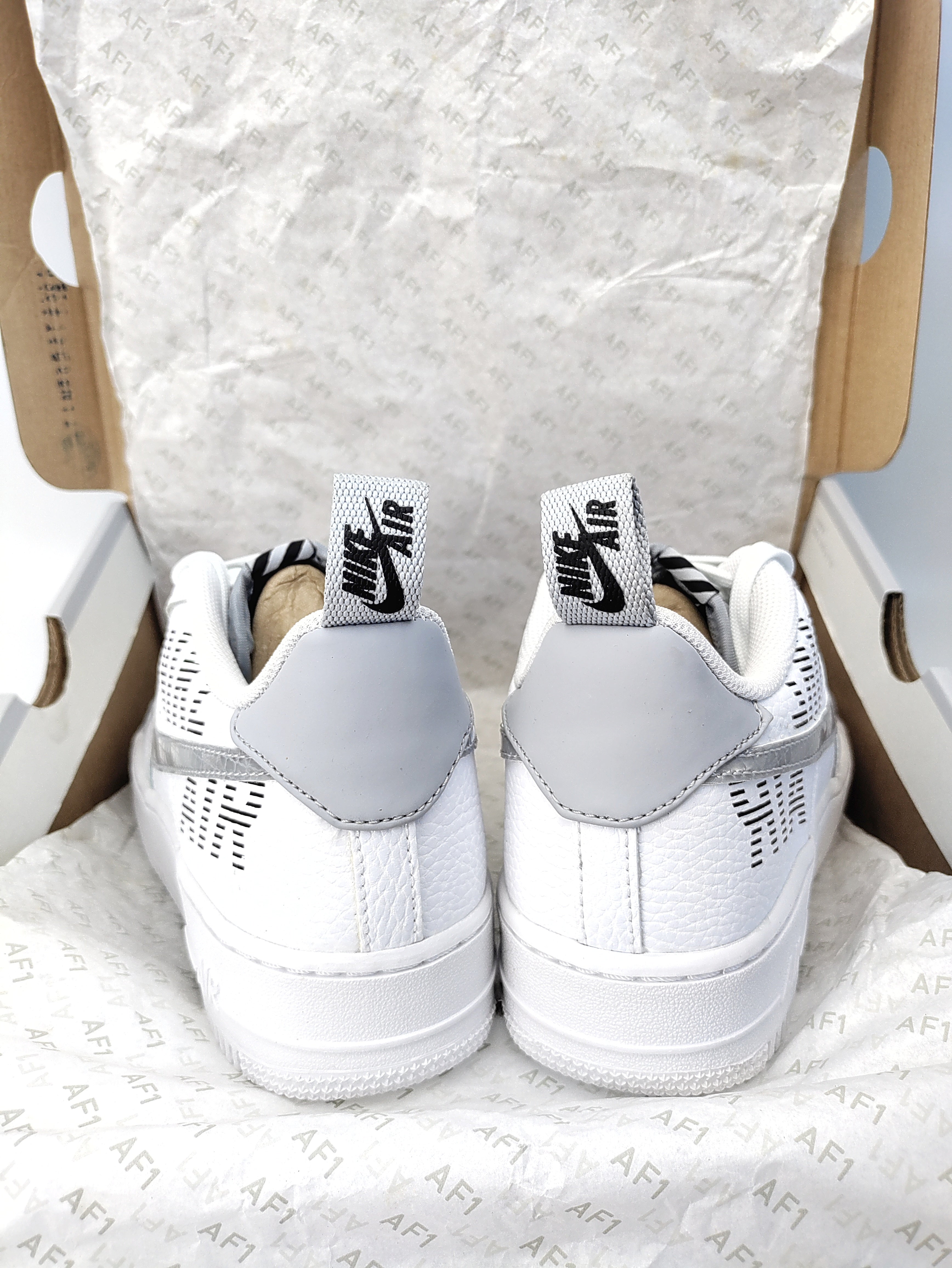 Nike Air Force 1 LV8 2 White Wolf Grey