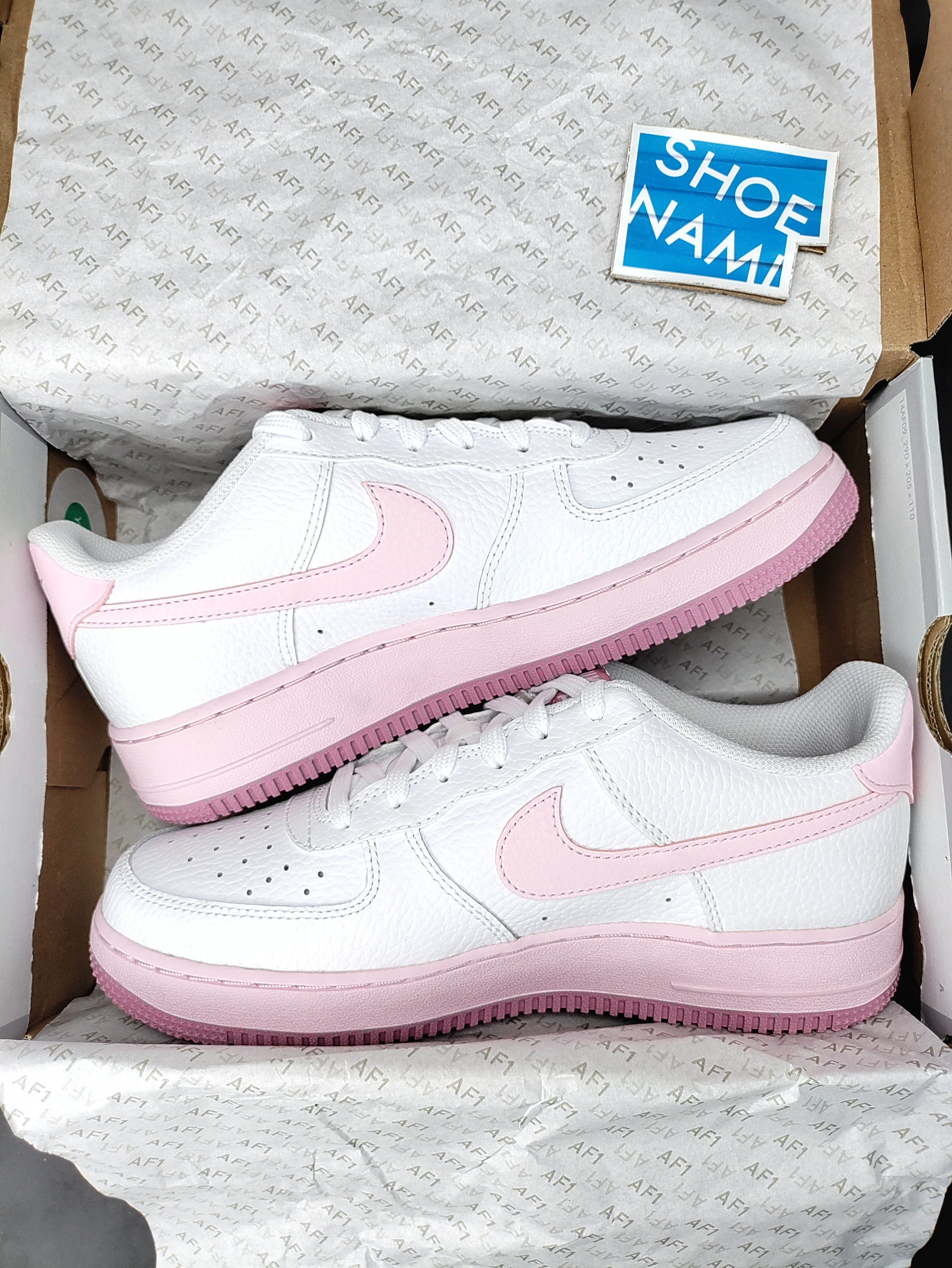 Nike air force 1 pink and white sale