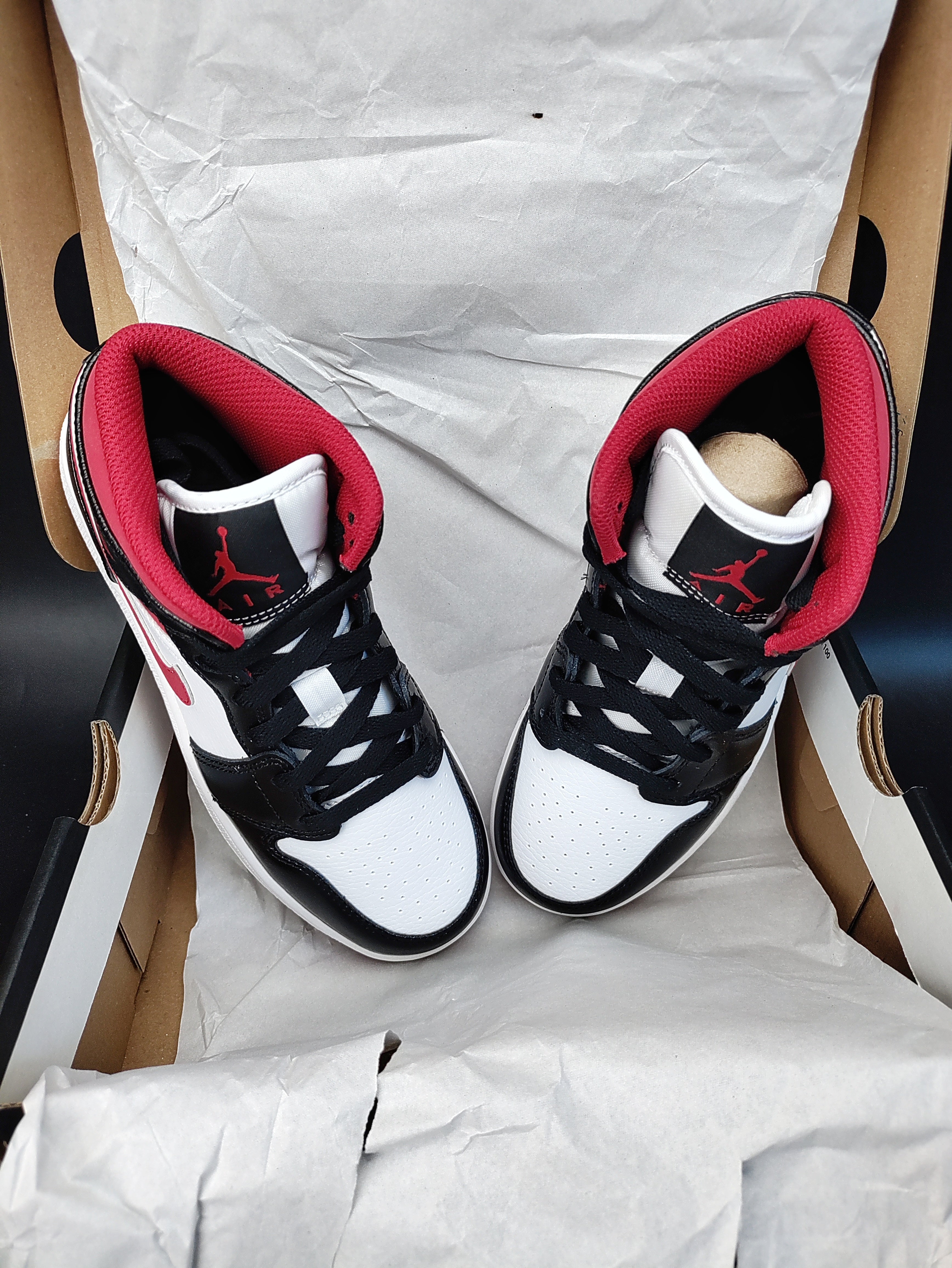 Jordan 1 retro mid white gym red black best sale