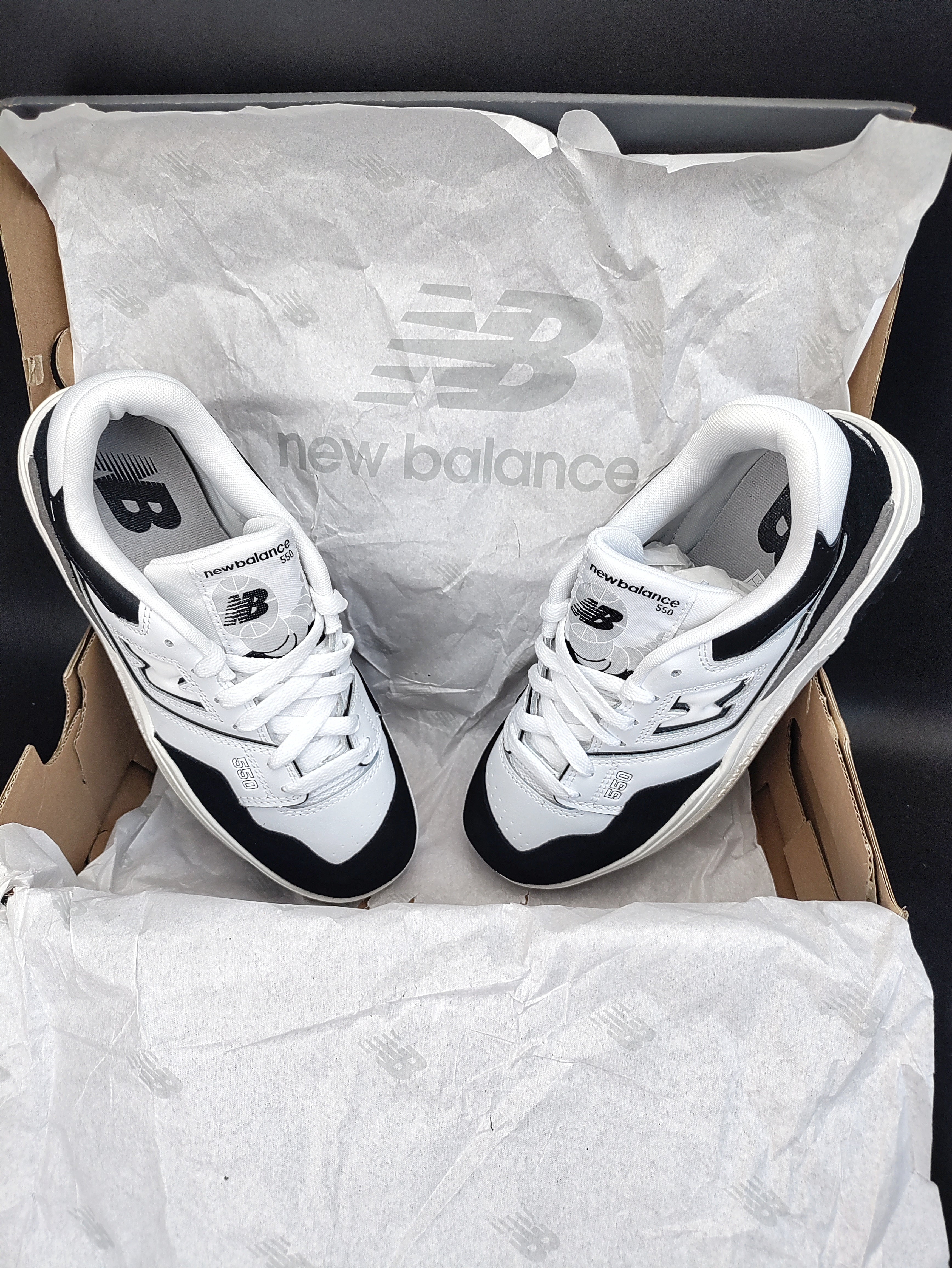 Black new balance with cheap white n