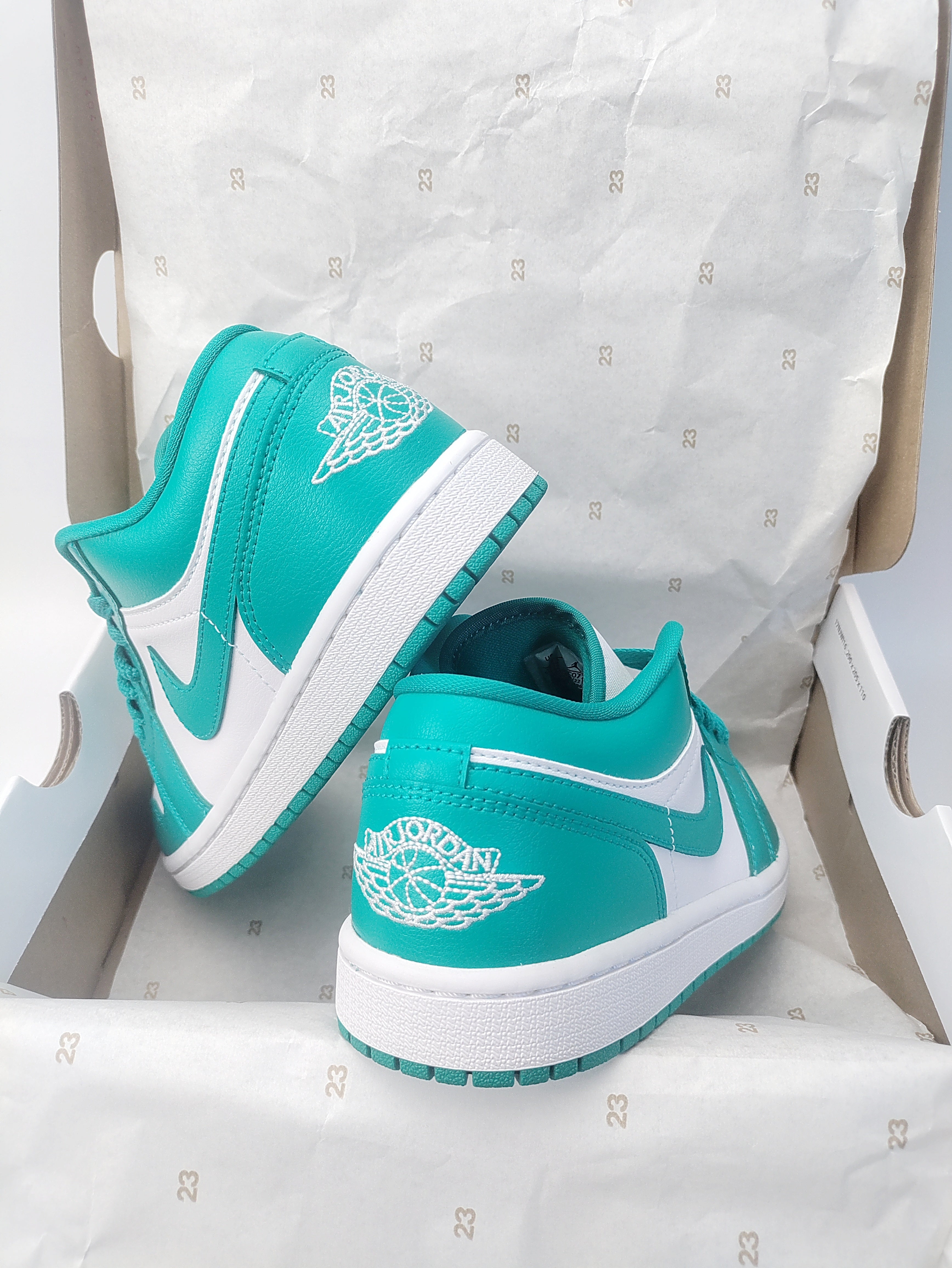 Nike GS Air Jordan Low "New Emerald"