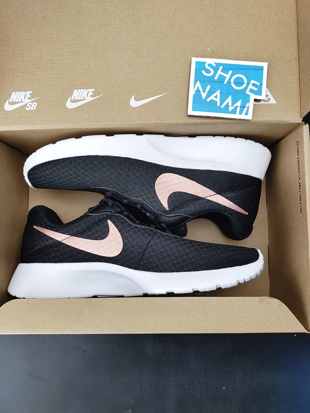 Nike Tanjun 'Black/Metallic Red Bronze'